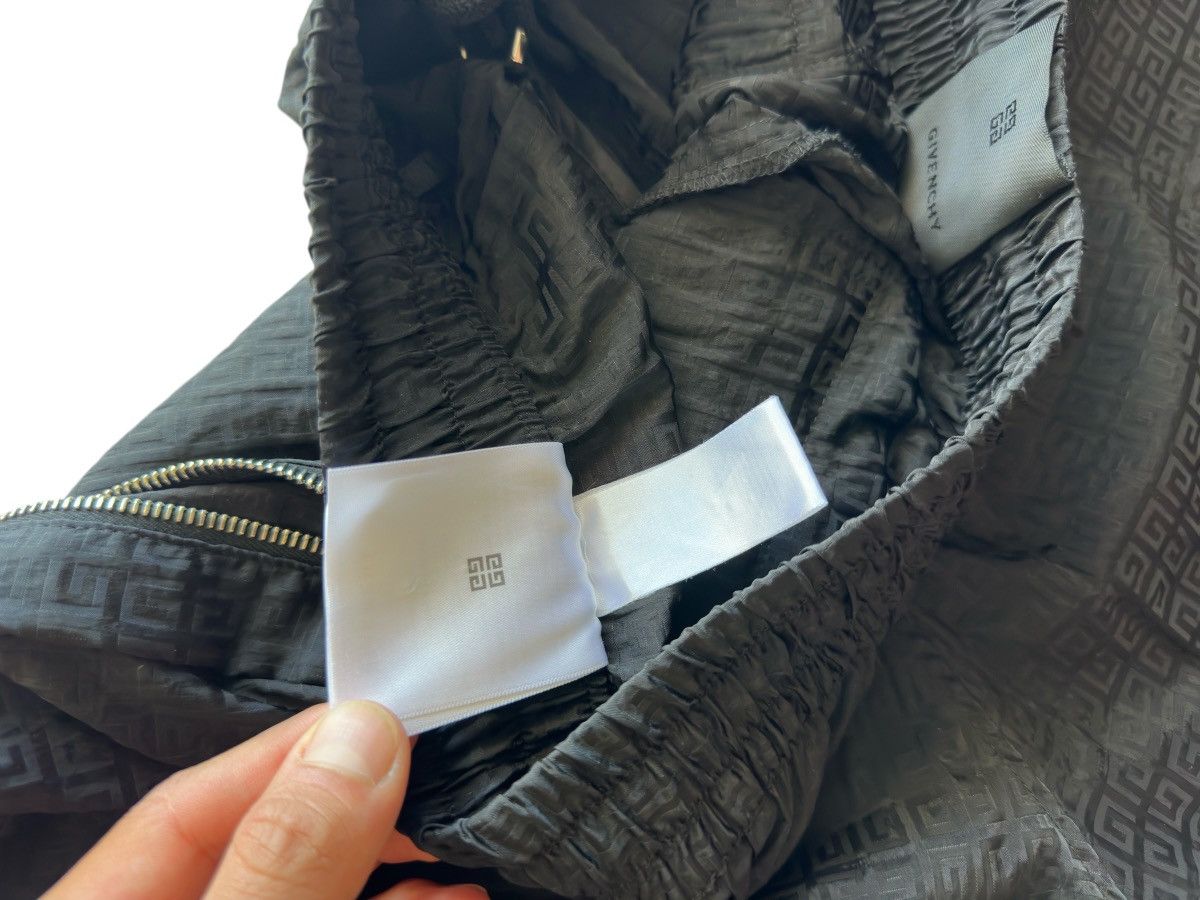 Givenchy Givenchy 4G Shorts Monogram Shorts Size US 34 / EU 50 - 9 Thumbnail
