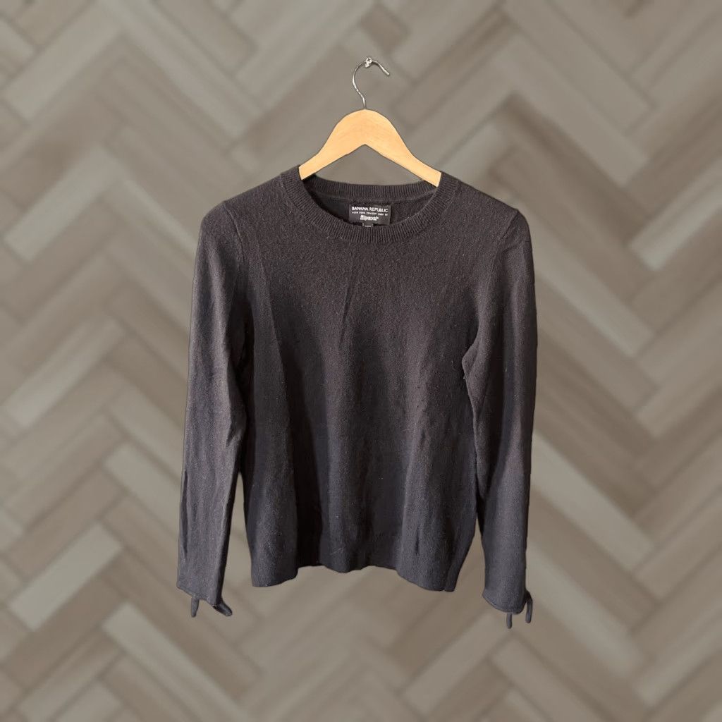 Banana Republic Banana Republic Sweater Womens Black Italian Wool Pullover Size M Size M / US 6-8 / IT 42-44 - 1 Thumbnail