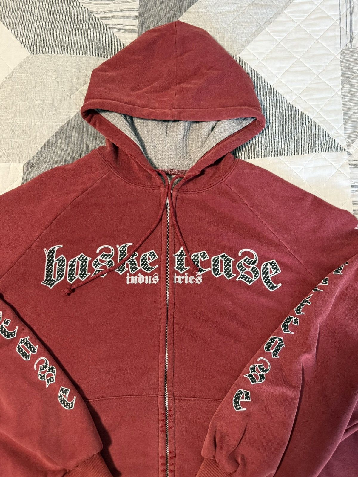 basketcase gallery Basketcase Plaque Thermal Lined Hoodie Size US XL / EU 56 / 4 - 4 Thumbnail