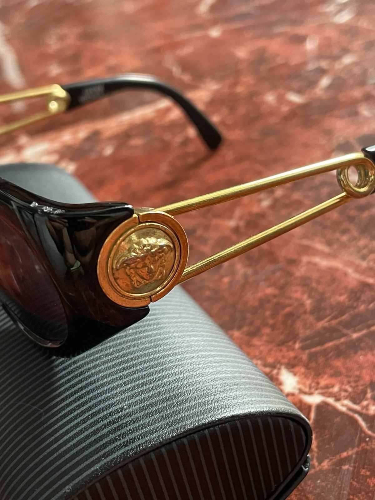 Versace × Vintage Vintage 90s Gianni Versace safety pin sunglasses mod 429 Size ONE SIZE - 5 Thumbnail