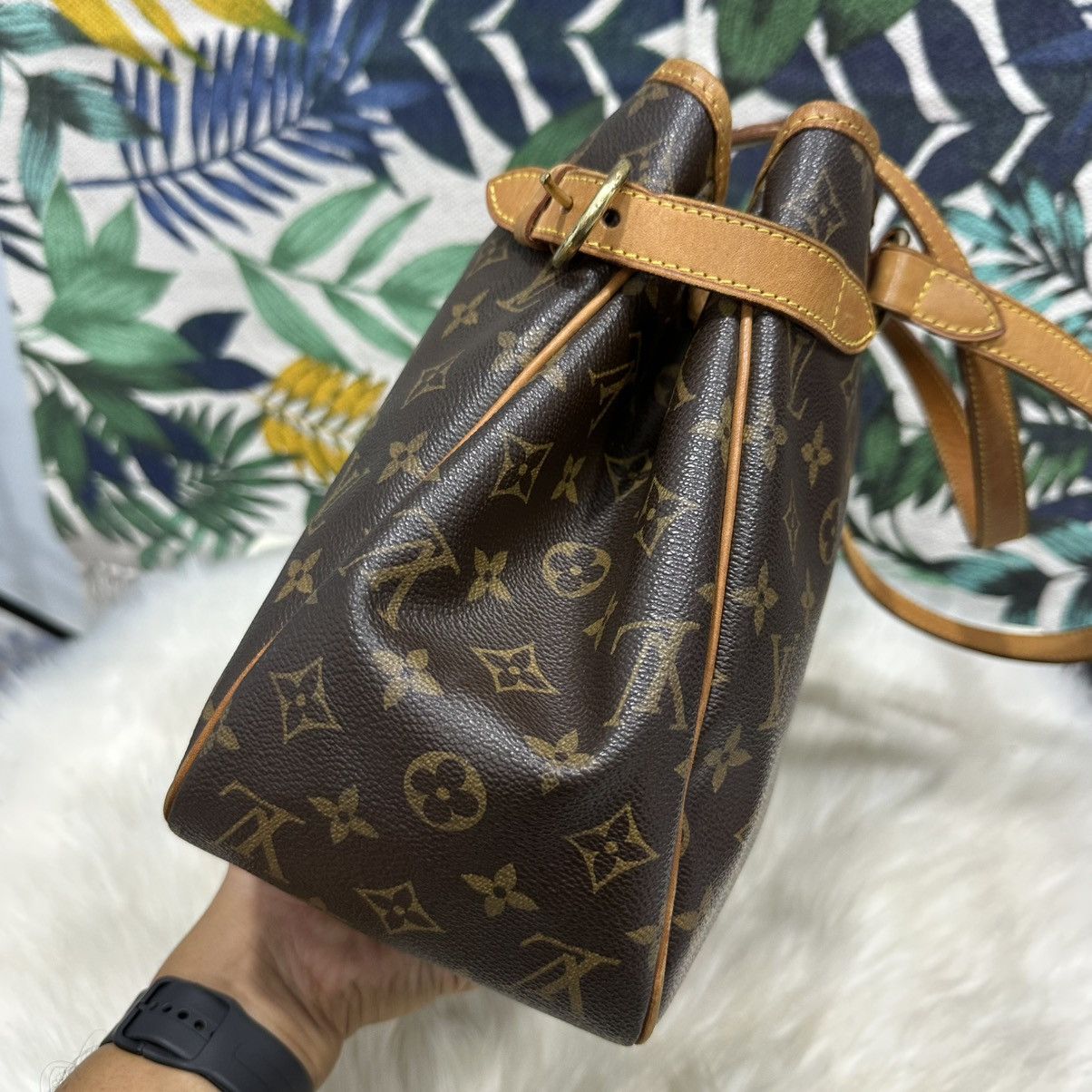 Louis Vuitton Authentic LOUIS VUITTON Monogram Batignolles Horizontel Bag Size ONE SIZE - 8 Thumbnail
