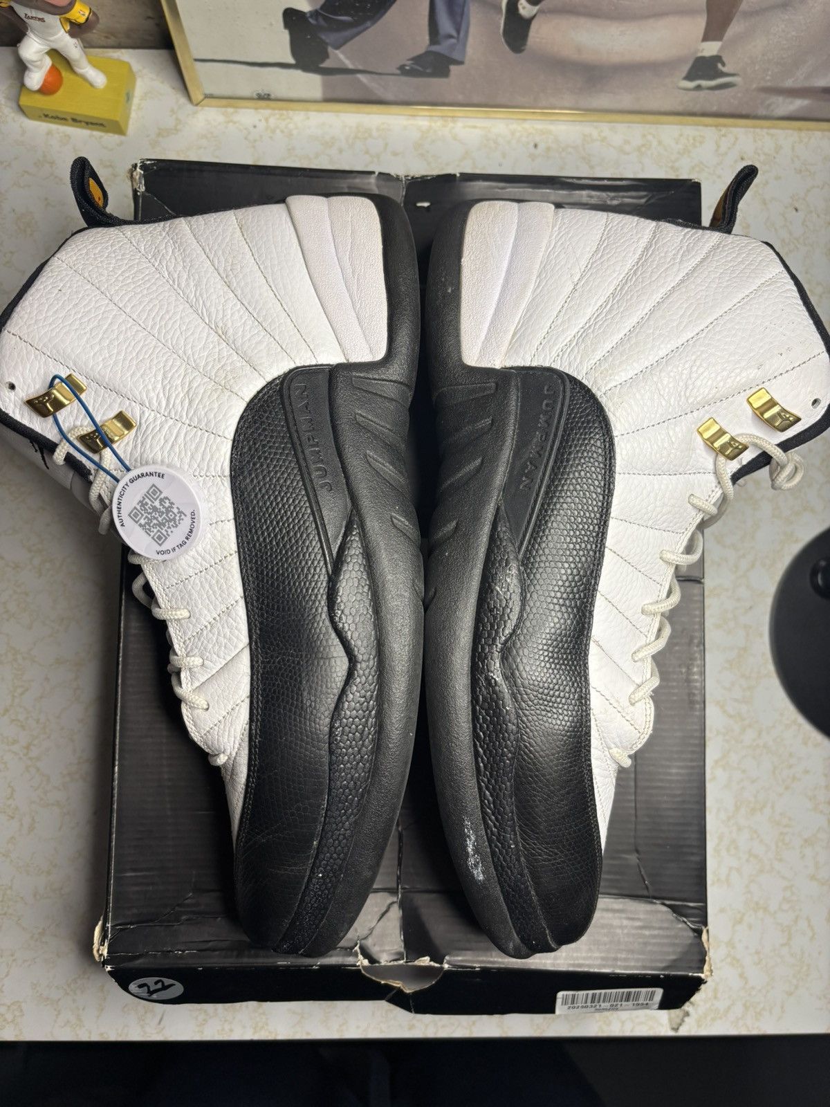 Jordan Brand Air Jordan 12 Retro 2013 Taxi 2013 Size US 13 / EU 46 - 4 Thumbnail