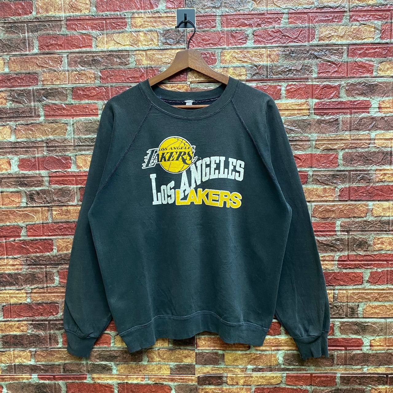 Vintage RARE VINTAGE 70S LAKERS LOS ANGELES FADED BLACK SWEATSHIRT Size US L / EU 52-54 / 3 - 1 Thumbnail