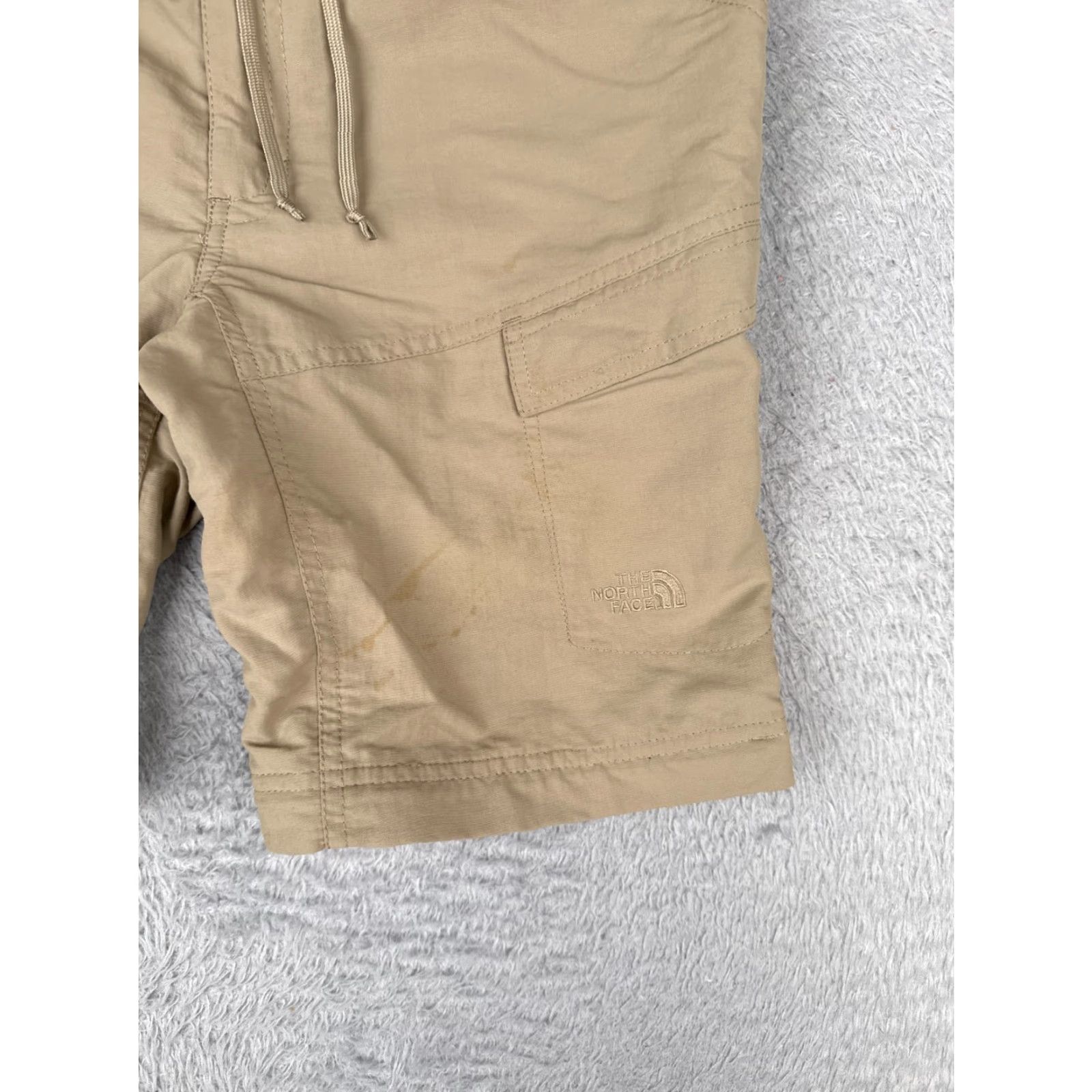 The North Face The North Face Shorts Women Cargo Quick Dry Beige 4 Adult Regular 28x10 Nylon 100% Nylon Hiking Outdoor Size 27" / US 4 / IT 40 - 2 Thumbnail