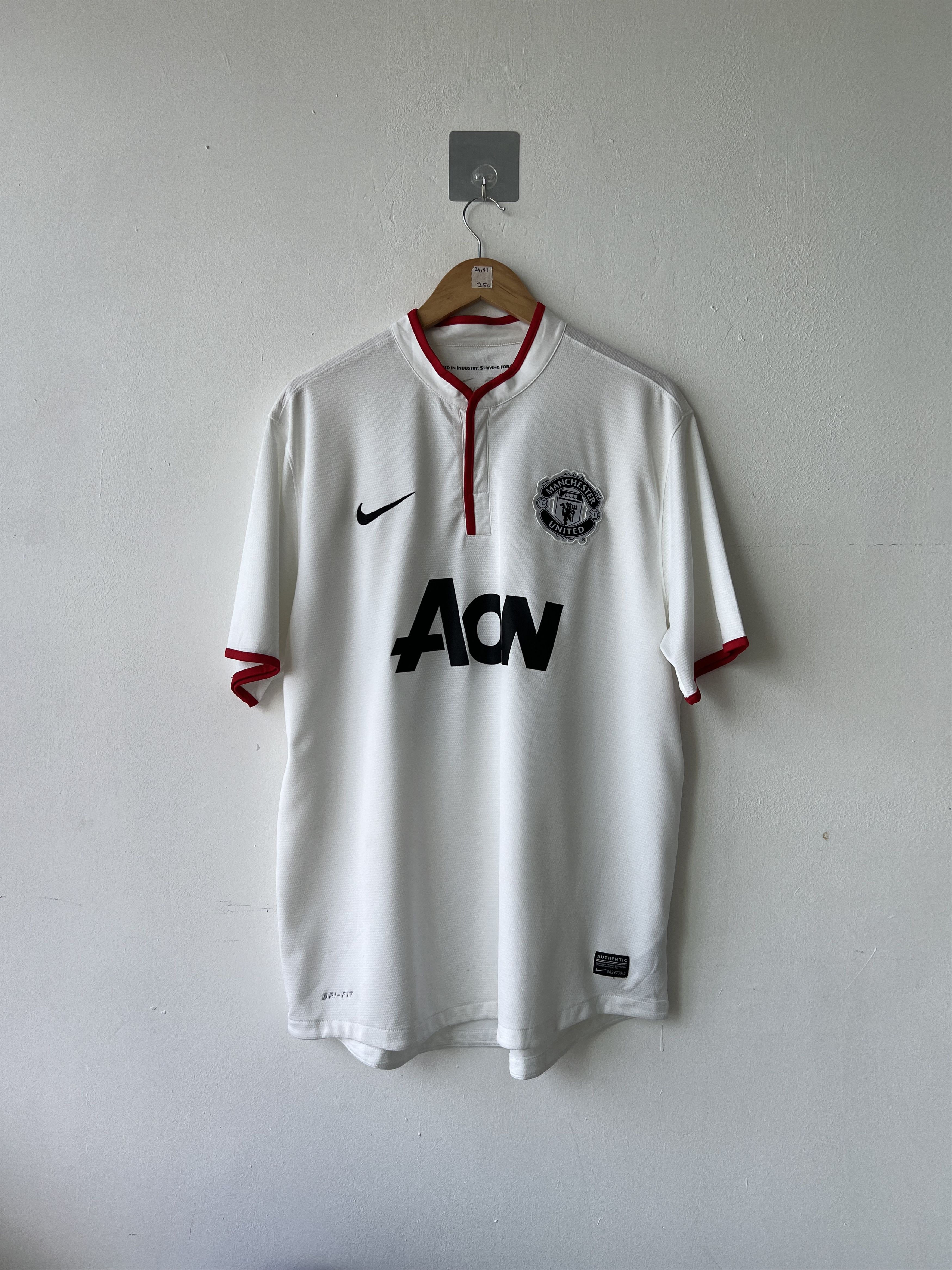 Nike (XL) Manchester United 2012-14 Away Kit v. Persie #20 Size US XL / EU 56 / 4 - 2 Thumbnail