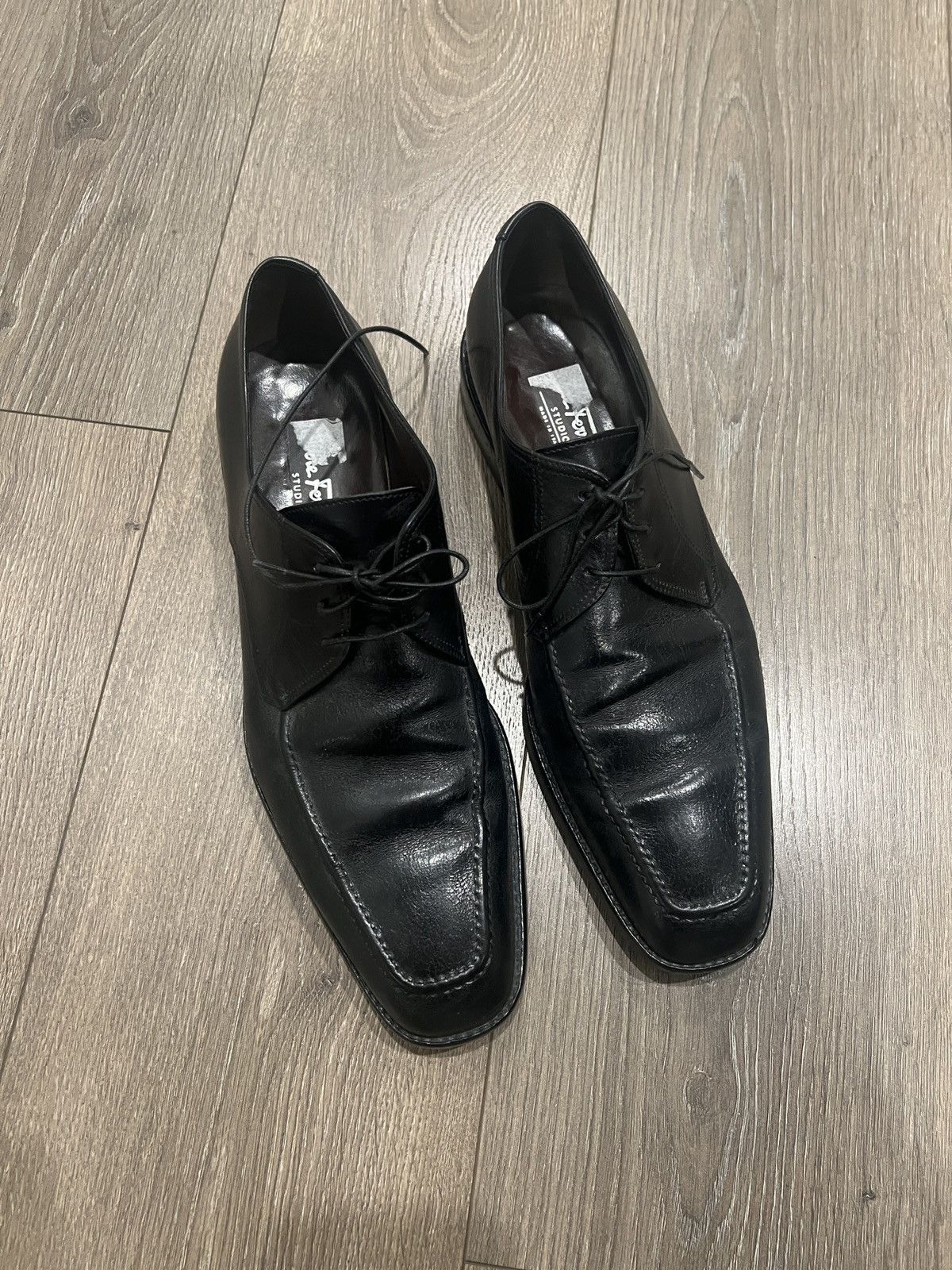 image of Italian Designers x Salvatore Ferragamo Ferragamo Pointed Toe Derby Shoes in Black (Size 10.5)
