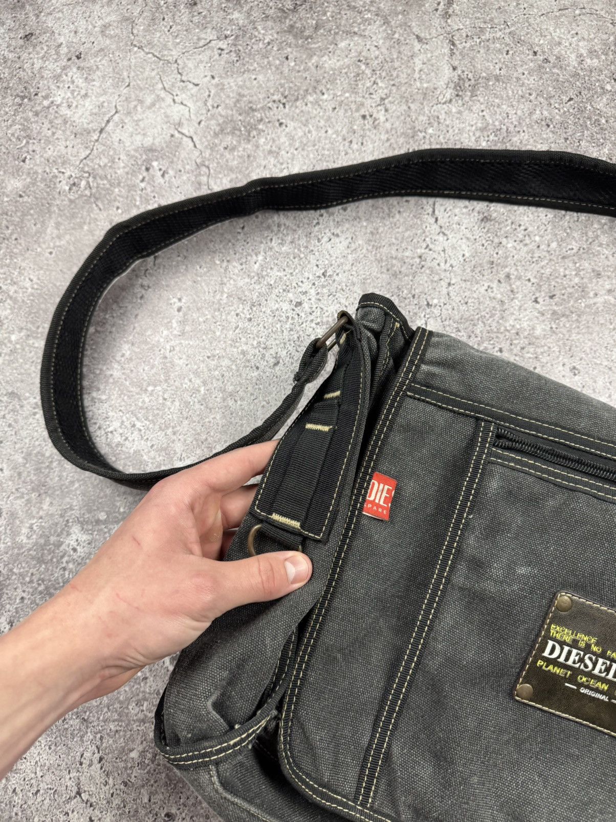 Diesel Vintage Y2K Diesel Messenger Crossbody Japanesse denim Bag Size ONE SIZE - 11 Thumbnail