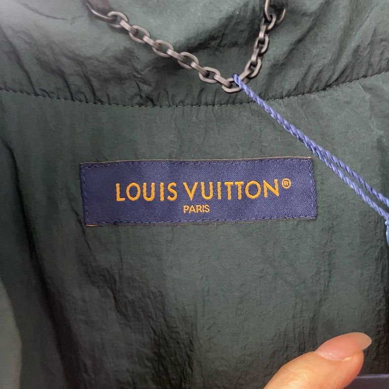 Louis Vuitton LOUIS VUITTON White and green monogrammed zip-up hooded jac Size US M / EU 48-50 / 2 - 3 Thumbnail