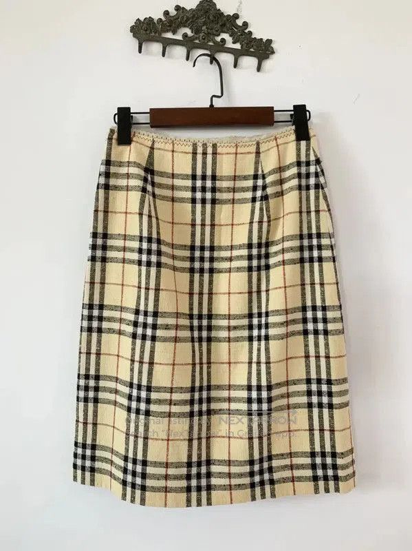 Burberry Burberry Yellow Plaid Women's Midi Skirt. Size 23" - 1 Thumbnail