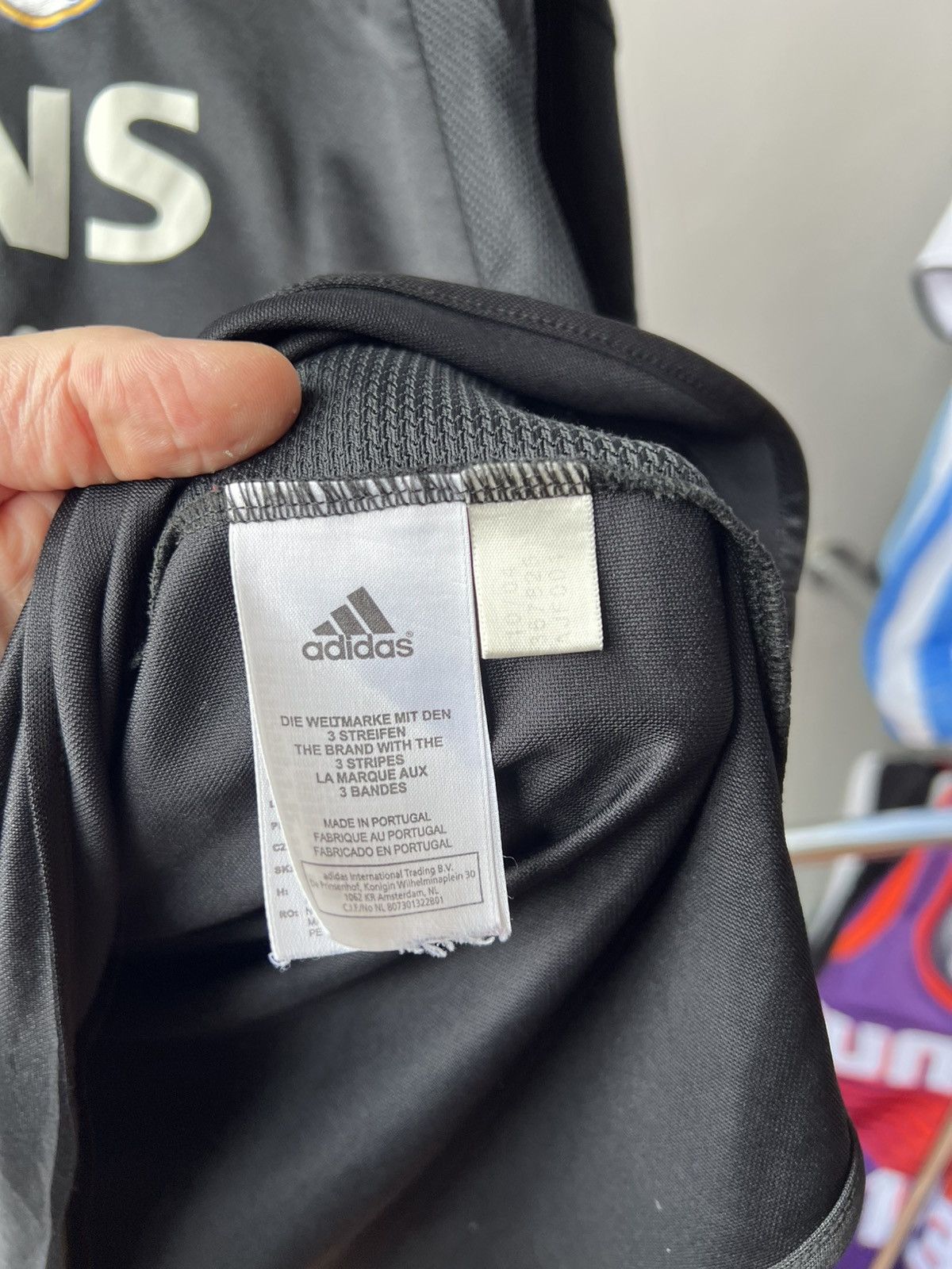 Adidas 2004/05 REAL MADRID AWAY SOCCER JERSEY FOOTBALL SHIRT L Size US L / EU 52-54 / 3 - 16 Thumbnail