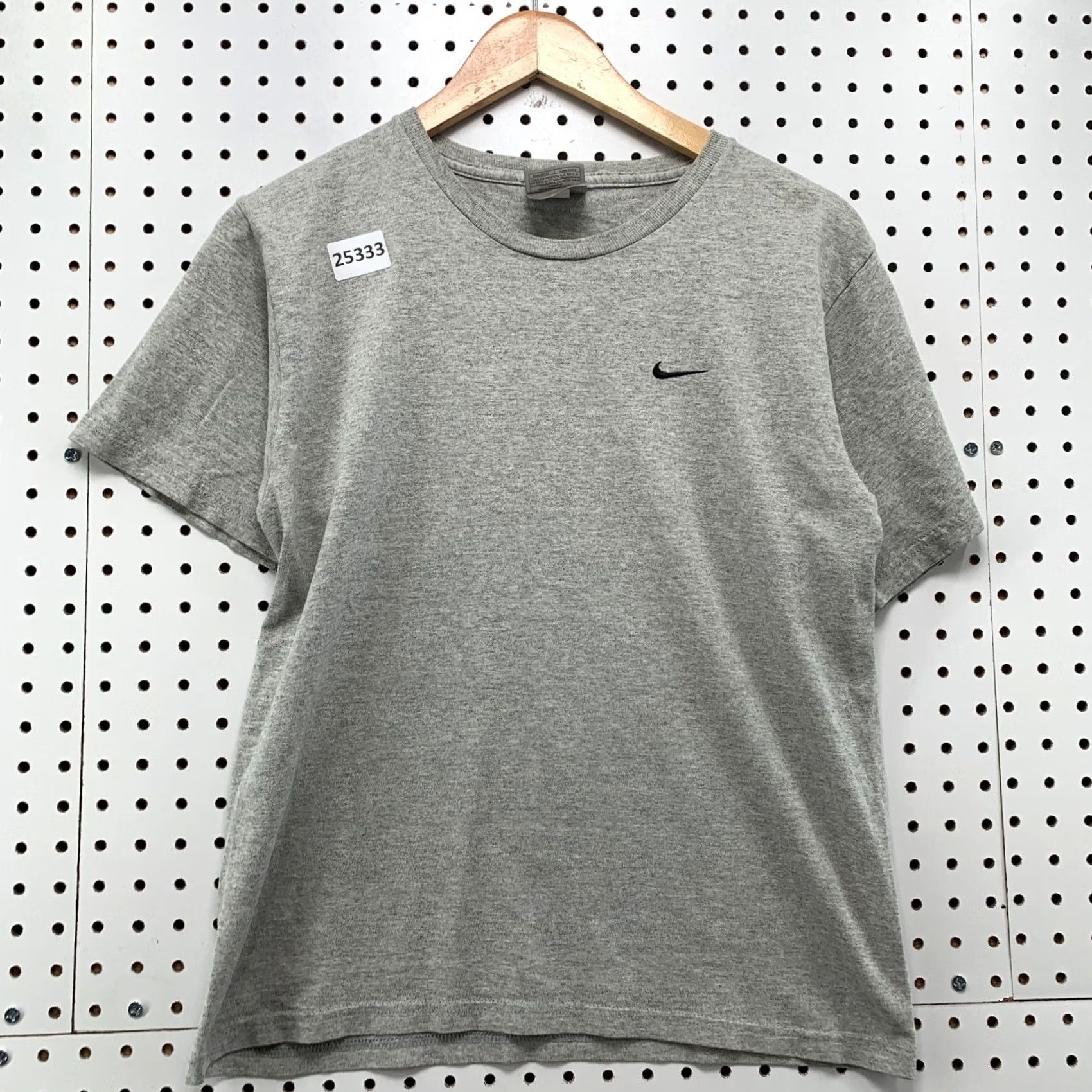 Nike Vintage Nike Shirt Gray Black Embroidered Swoosh Womens L Large 18x23.5 Size L / US 10 / IT 46 - 2 Thumbnail