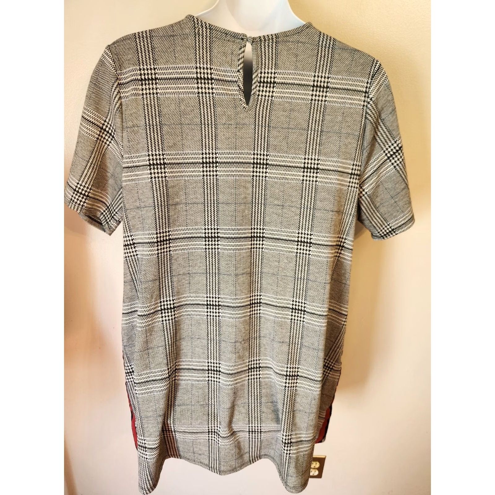 Vintage Ophelia Roe Shift Dress Plus Size 2X Gray Plaid Black Red Side Stripe Stretch Knit Size XXL / US 16-18 / IT 52-54 - 4 Thumbnail