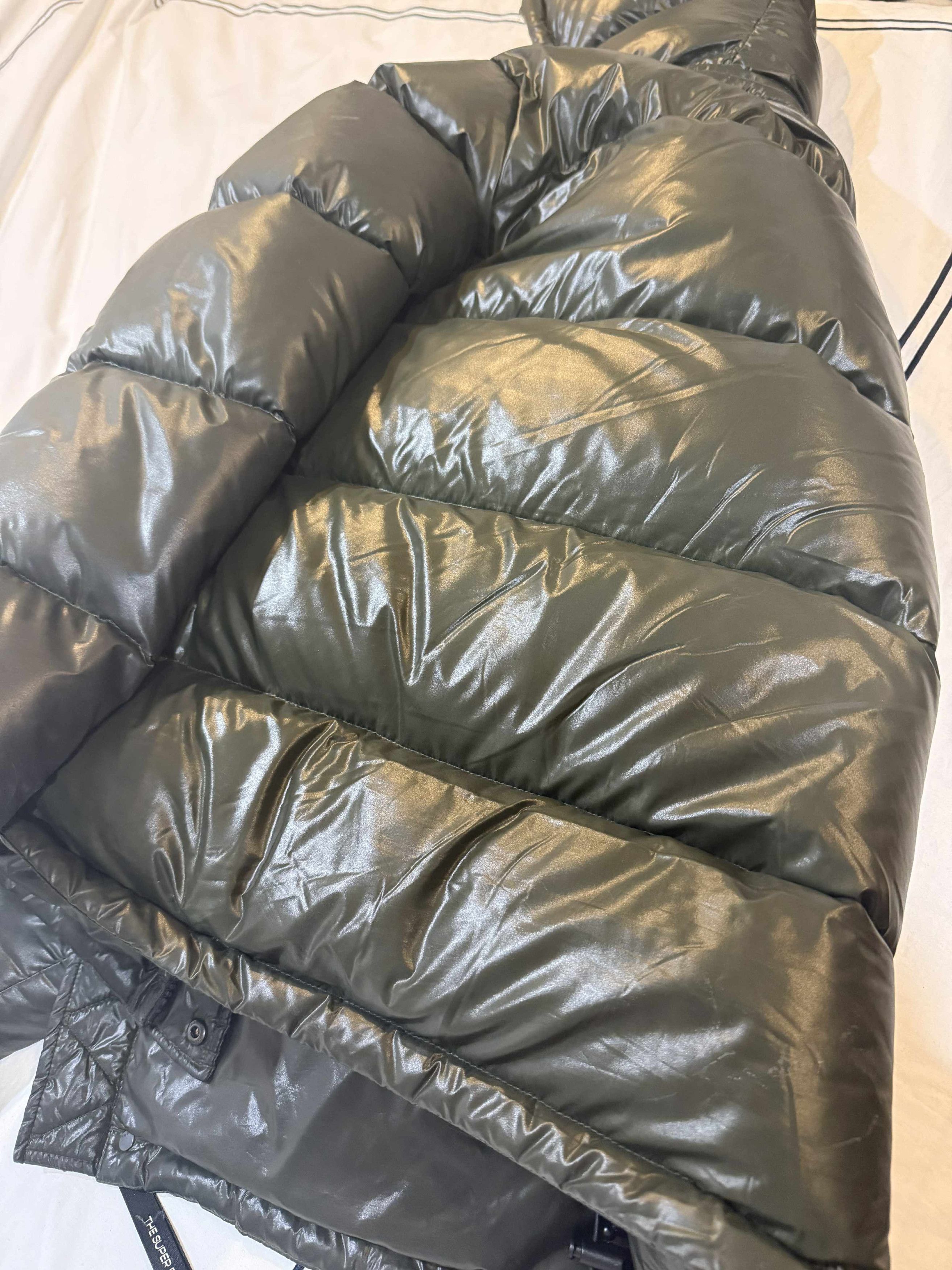 Aritzia Aritzia Shiny Forest Green Super Puff Jacket Size US S / EU 44-46 / 1 - 3 Thumbnail