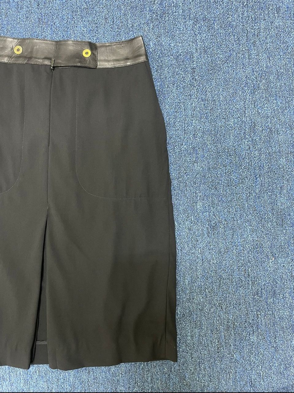 Gucci VINTAGE GUCCI BLACK POCKET SKIRT Size 28" / US 6 / IT 42 - 15 Thumbnail