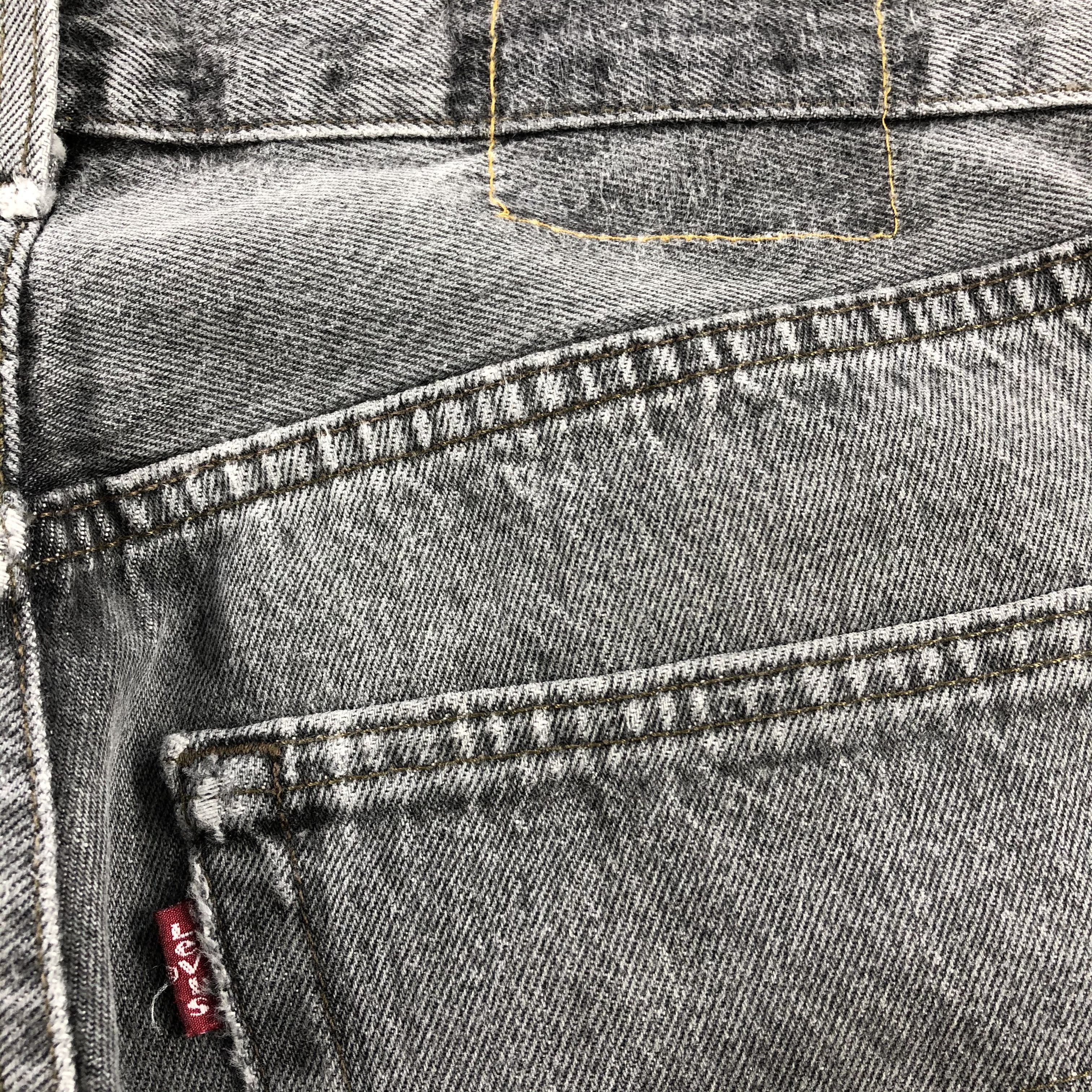Levi's 90s Vintage Faded Black Levis 501 Jeans-JM1524 Size US 31 - 7 Thumbnail