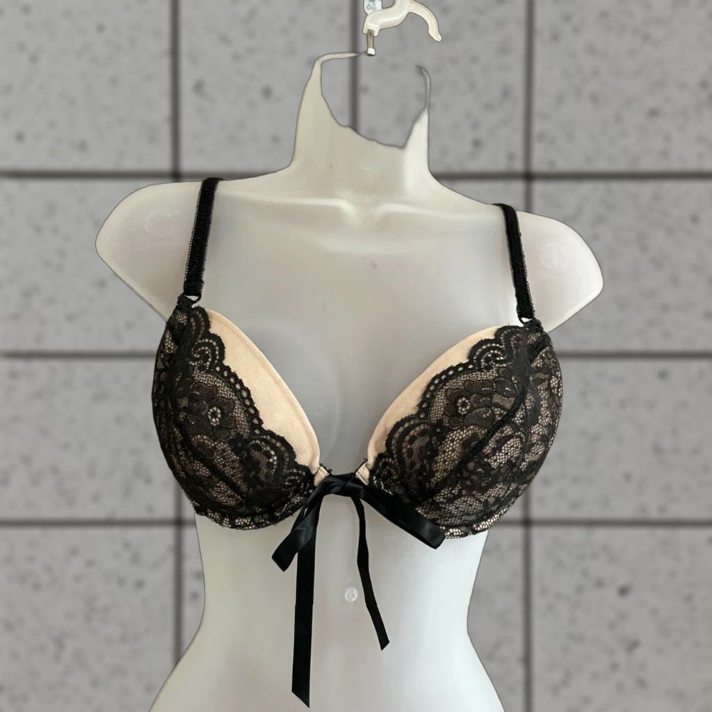 Victoria's Secret VINTAGE Victoria’s Secret Black Lace Bra 34C Size ONE SIZE - 1 Thumbnail