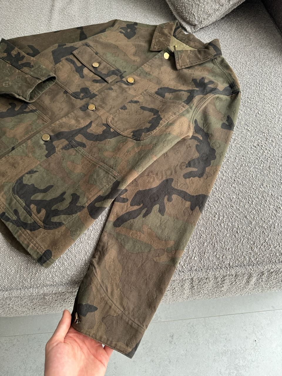 Louis Vuitton × Supreme LOUIS VUITTON x SUPREME CAMO MONOGRAM DENIM TRUCKER JACKET Size US S / EU 44-46 / 1 - 7 Thumbnail
