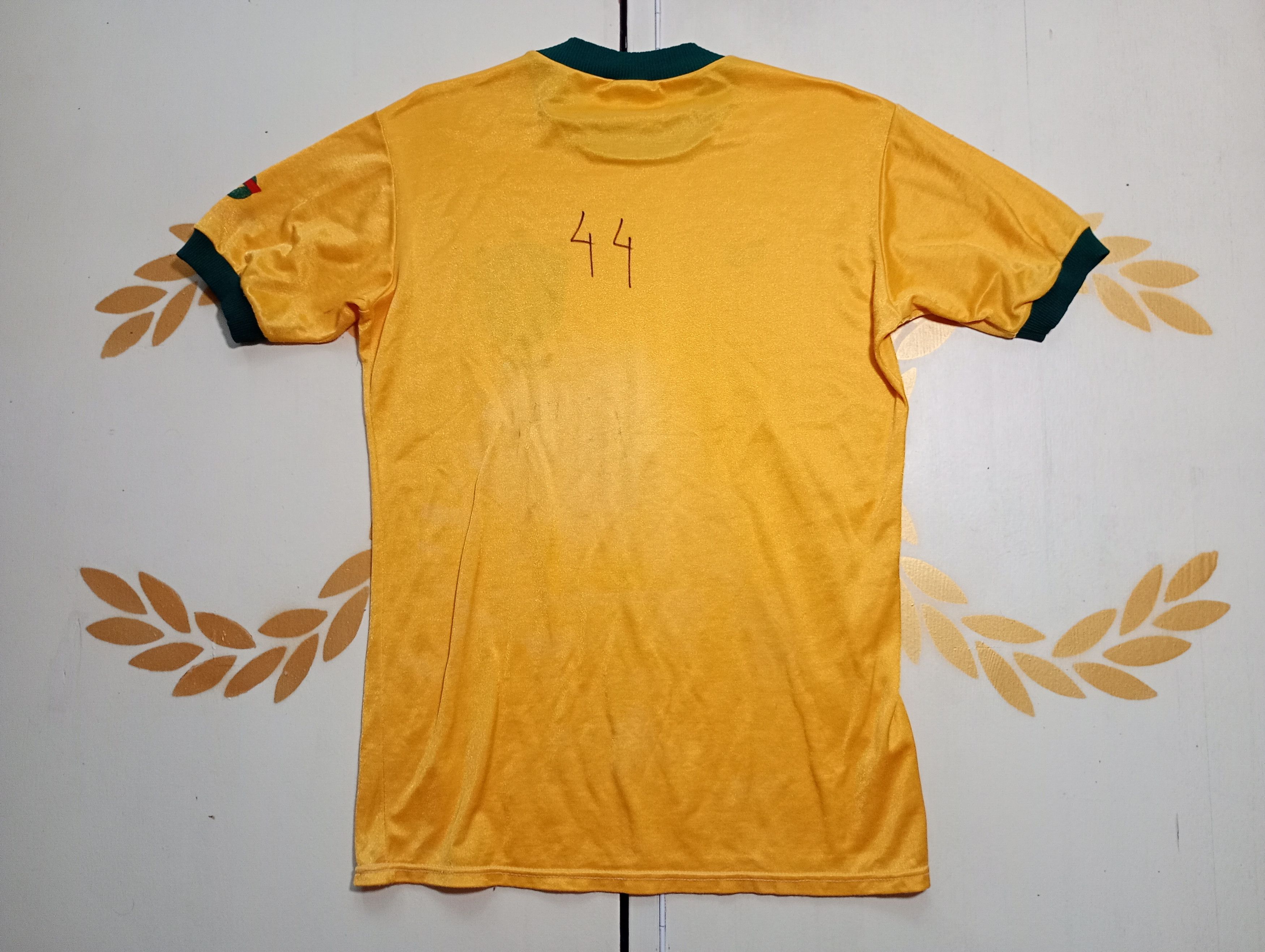 Vintage Aqatas Brazil Home Jersey World Cup 1982 Size US L / EU 52-54 / 3 - 16 Thumbnail