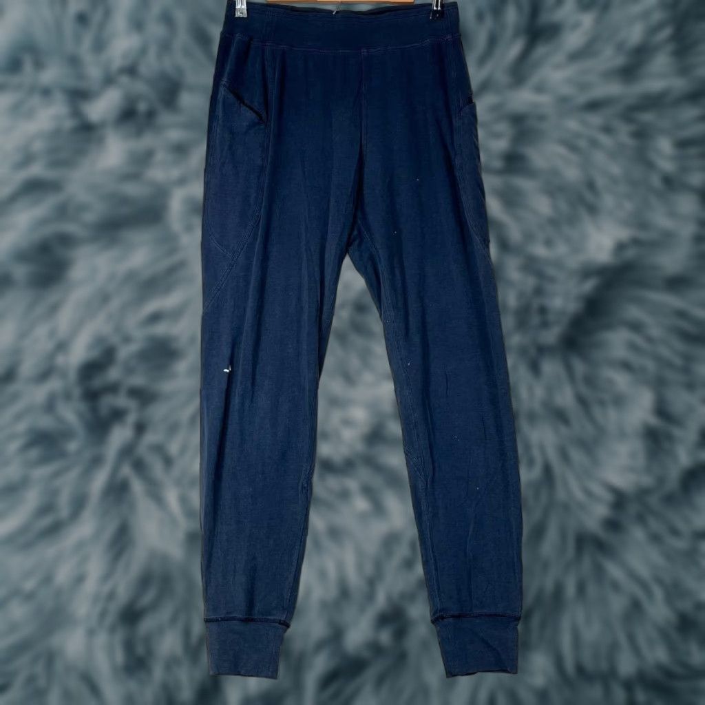 Lululemon Lululemon Align Leggings Pants Black 6 Pockets High Rise Skinny Ankle Women Activewear Moisture Wicking Stretch Gym Yoga with Paint Stains Size 28" / US 6 / IT 42 - 1 Thumbnail