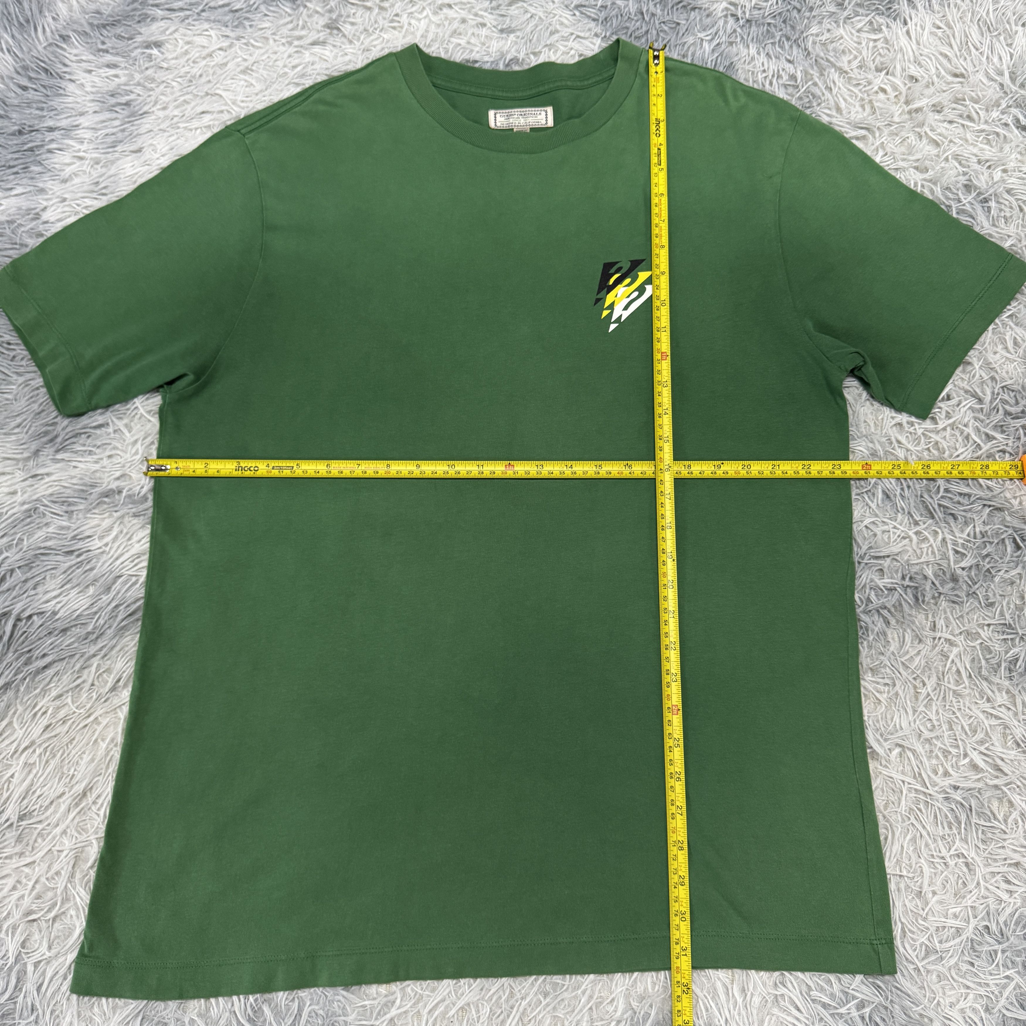 Guess Vintage Guess Original Flag Logo Backhit Sunfaded Tshirt Size US M / EU 48-50 / 2 - 8 Thumbnail