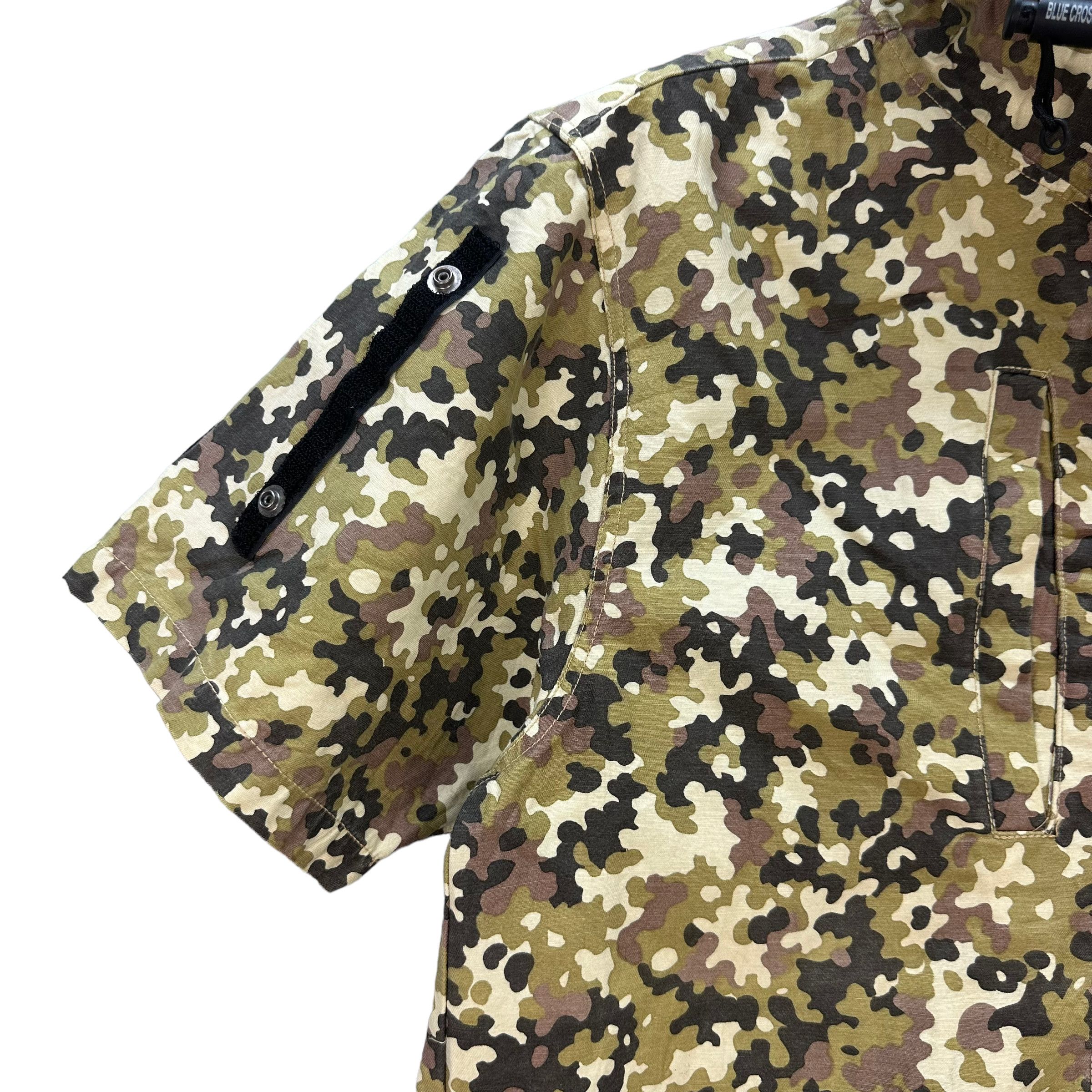 Japanese Brand BLUE CROSS DIGITAL CAMO SHORT SLEEVE ZIPPER HOODIE #8605-017 Size US L / EU 52-54 / 3 - 4 Thumbnail