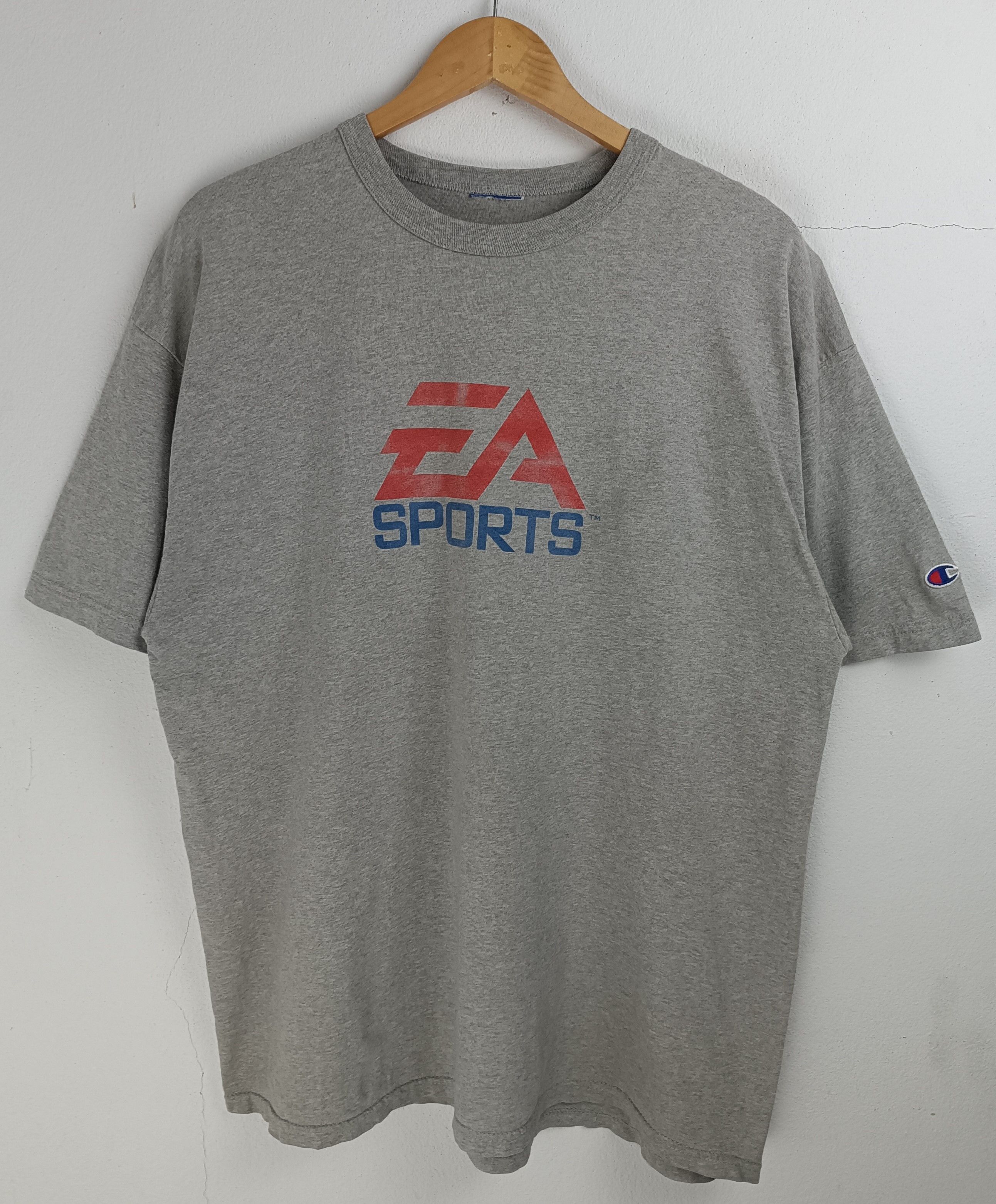 Champion VINTAGE Y2K EA SPORTS CHAMPION GAME FIFA 2K NBA VERY RARE Ts Size US XL / EU 56 / 4 - 3 Thumbnail