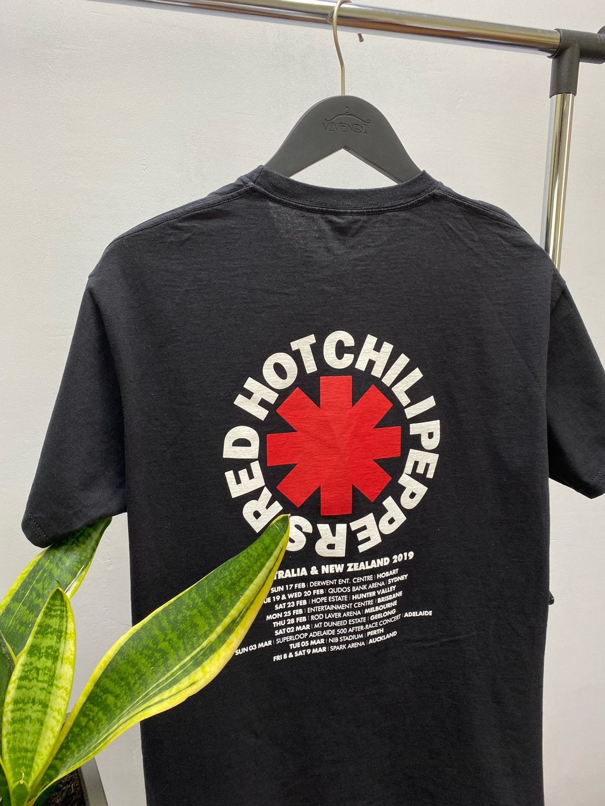 Band Tees × Vintage RHCP Red Hot Chili Peppers Tour 2019 Australia T Shirt Size US L / EU 52-54 / 3 - 18 Thumbnail