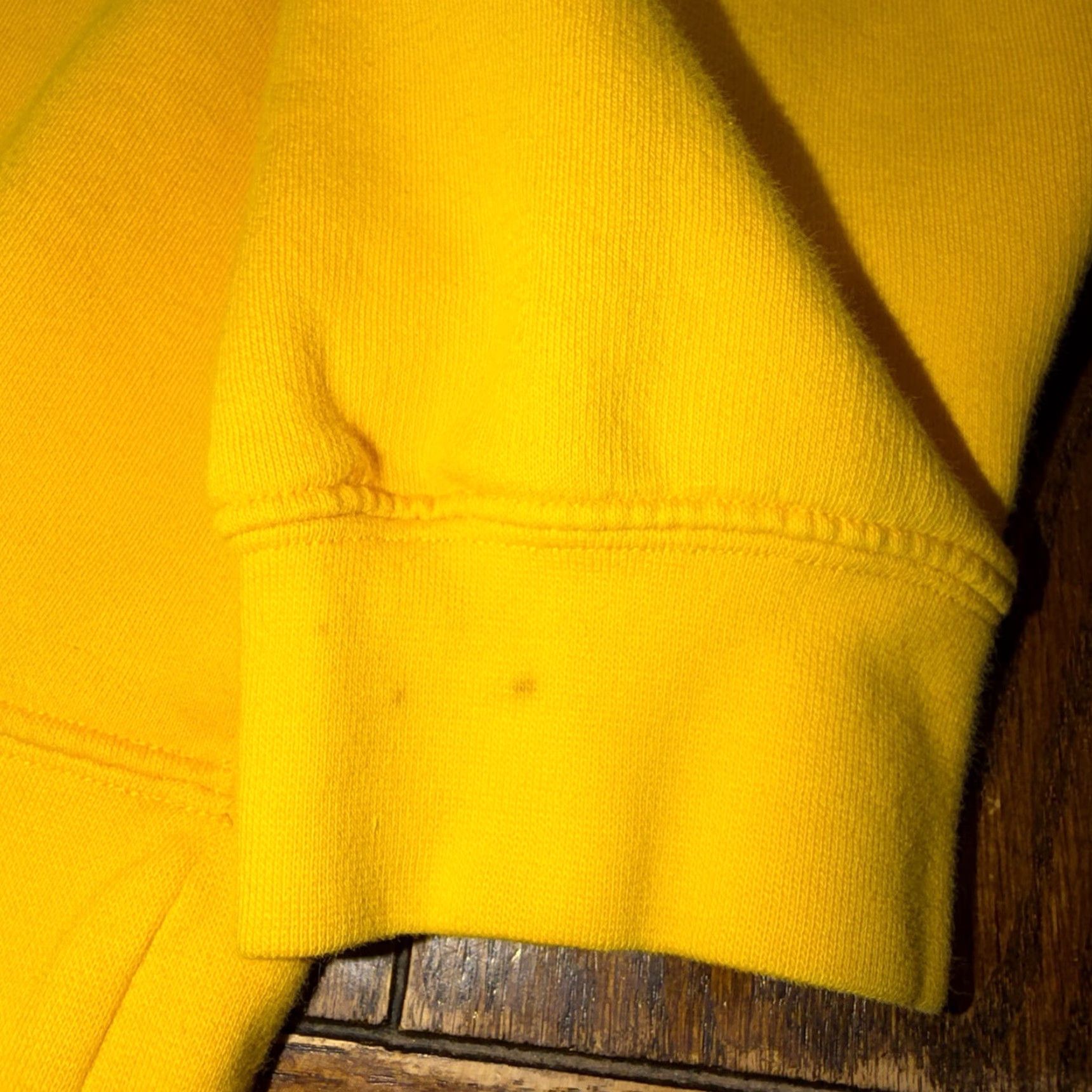 Nike VINTAGE Nike Sweatshirt Crewneck Mens XL Yellow 2000s Y2K Silver Tag Mini Swoosh Size US XL / EU 56 / 4 - 7 Thumbnail