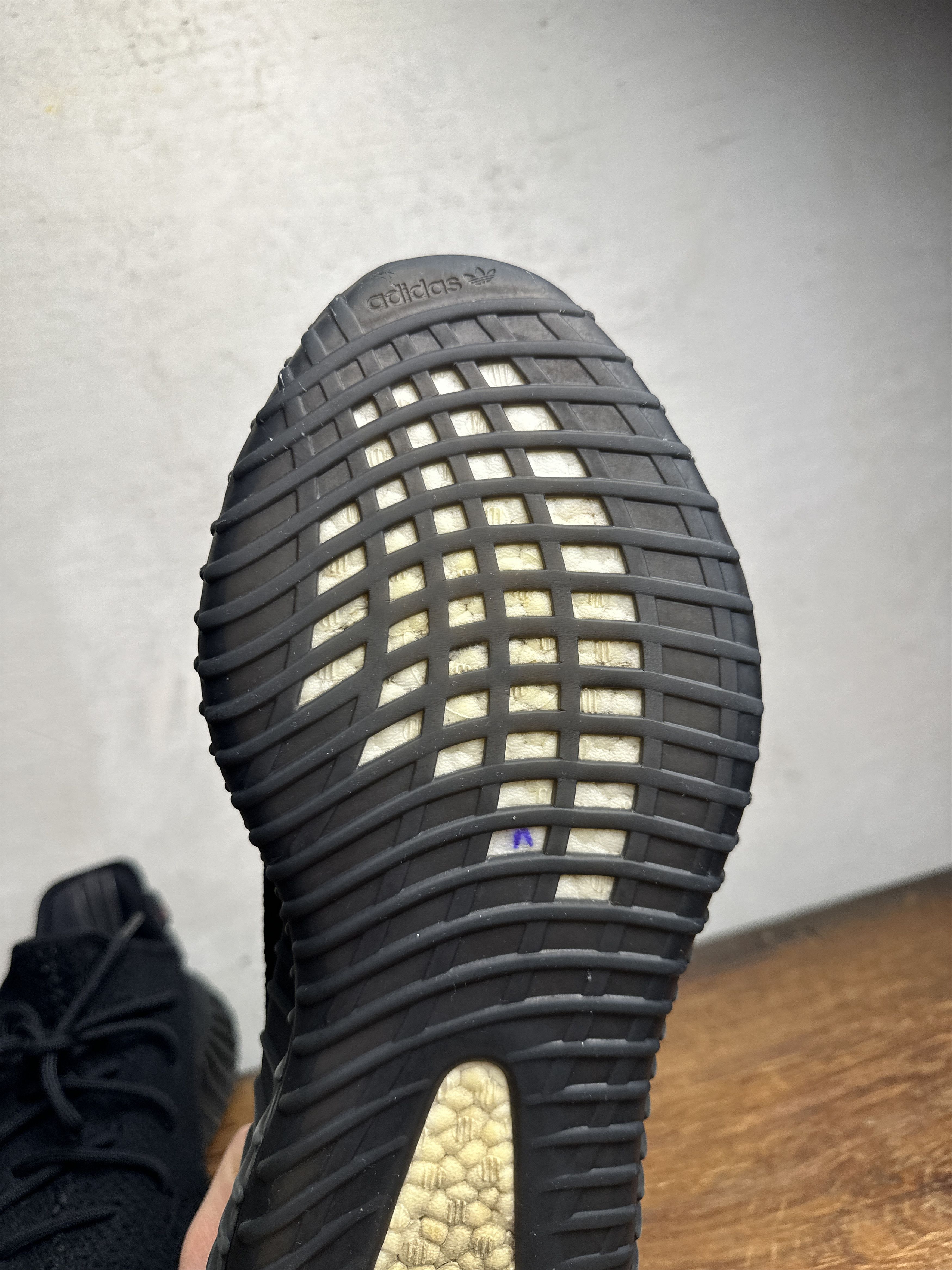 Adidas Adidas Yeezy Boost 350 V2 Bred CP9652 Sneakers Size US 11 / EU 44 - 14 Thumbnail