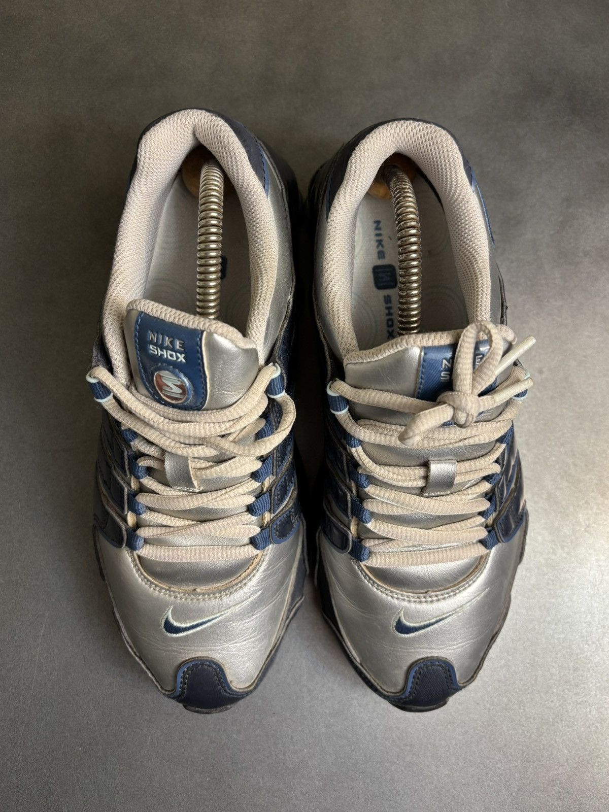 Nike 2009 Nike Shox NZ SL 2000s Patent Leather R4 Y2K 366571-041 Size US 7 / IT 37 - 5 Thumbnail