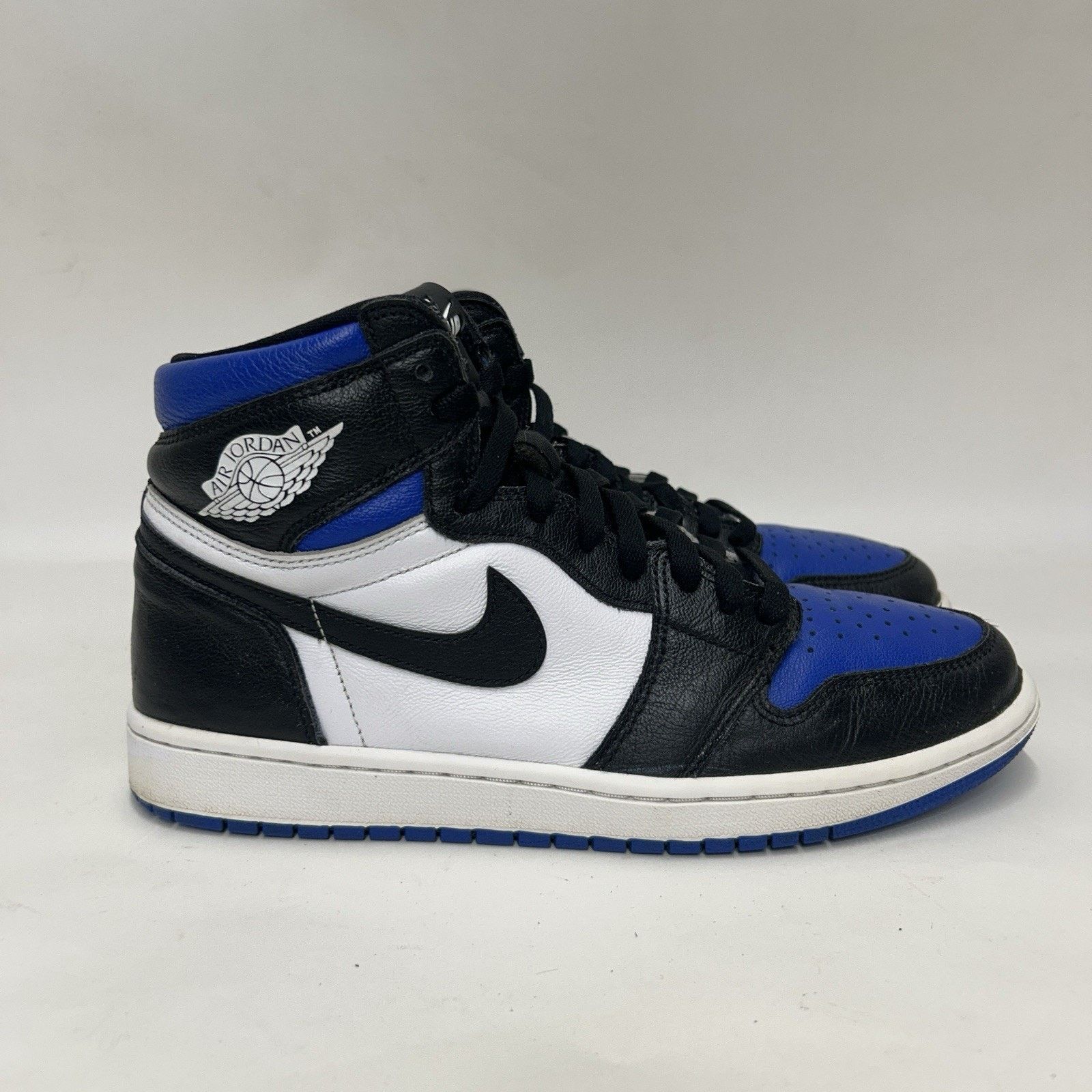 Jordan Brand Nike Air Jordan 1 Retro High OG “Royal Toe” 555088-041 Size US 10 / EU 43 - 4 Thumbnail