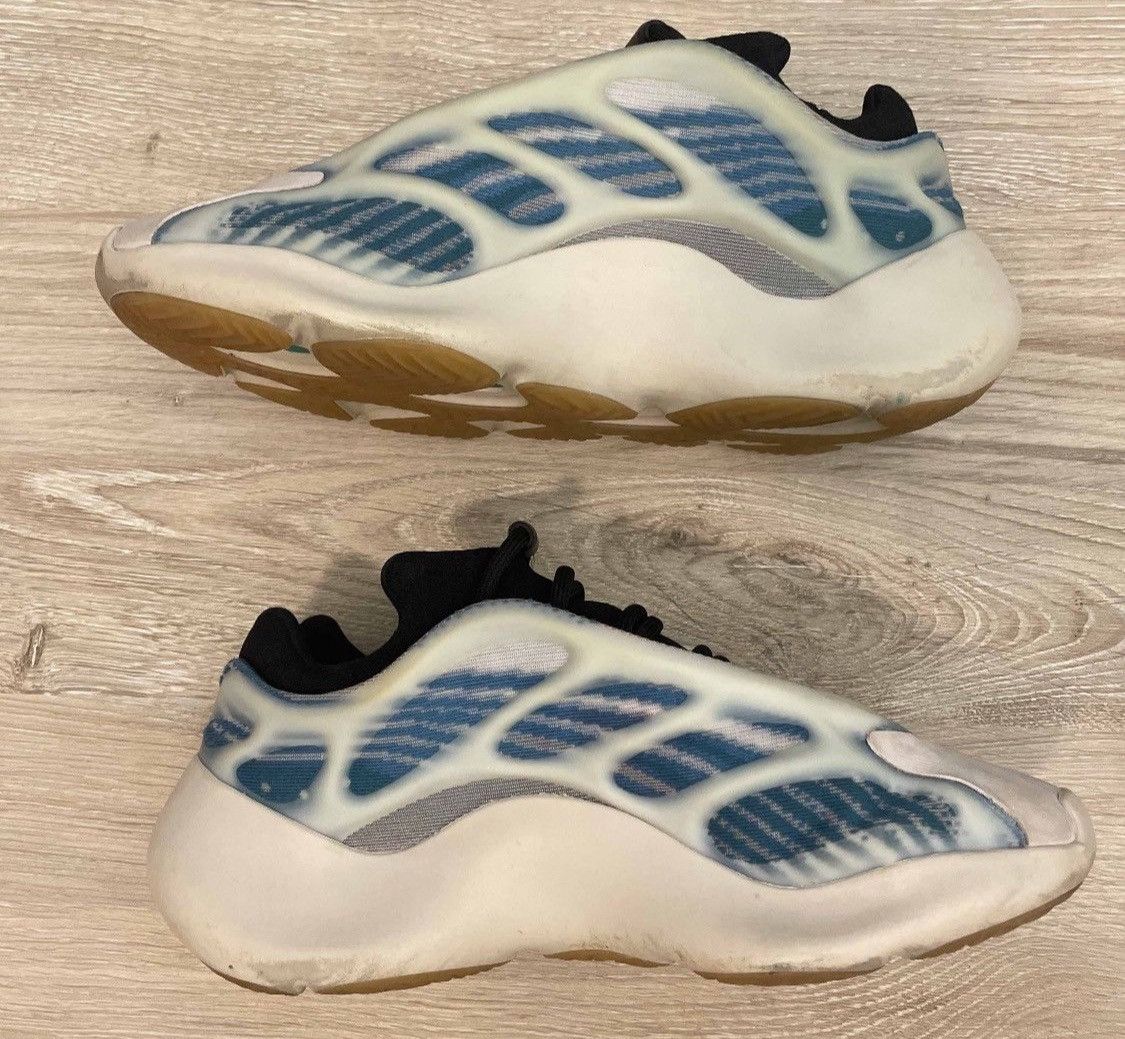 Adidas Yeezy 700 Size US 7 / EU 40 - 2 Thumbnail