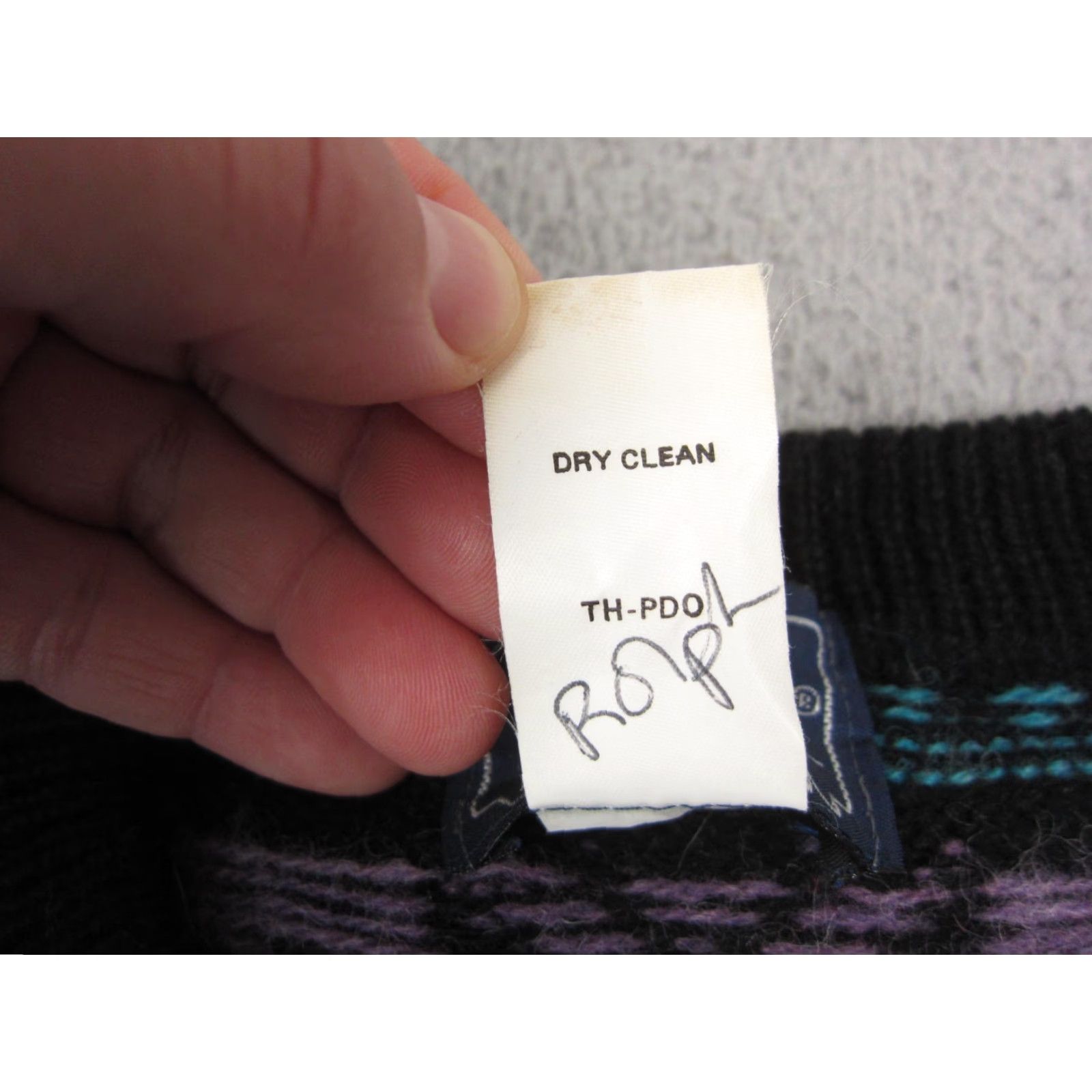 Vintage VINTAGE Woolrich Sweater Womens Small Black Pink Blue 100% Wool Fair Isles 80s Size S / US 4 / IT 40 - 7 Thumbnail