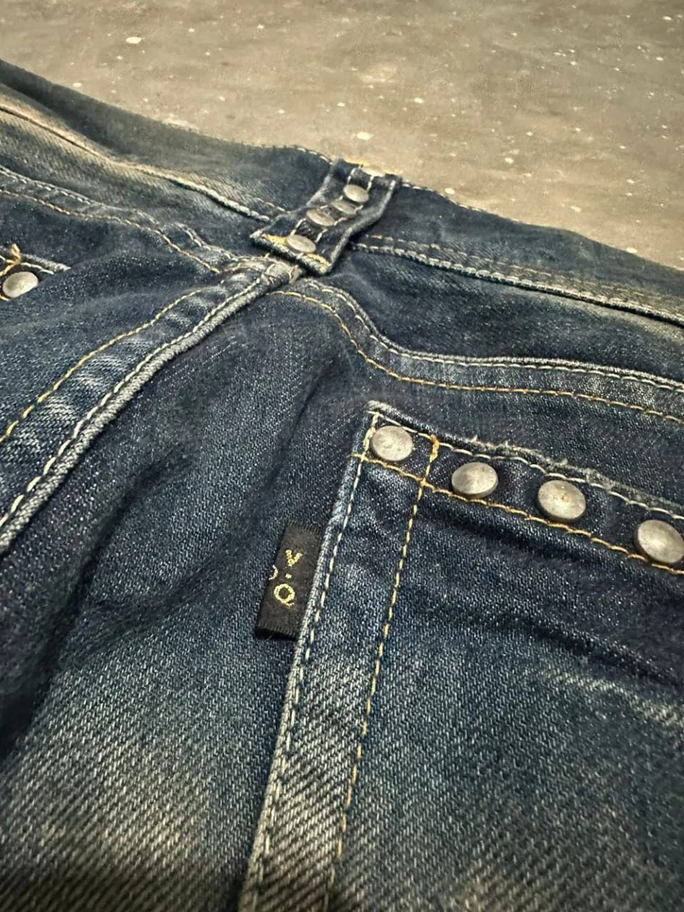 Vanquish Rare!!! Vanquish Japan studded Distressed FLared Mud Denim Size US 29 - 9 Thumbnail