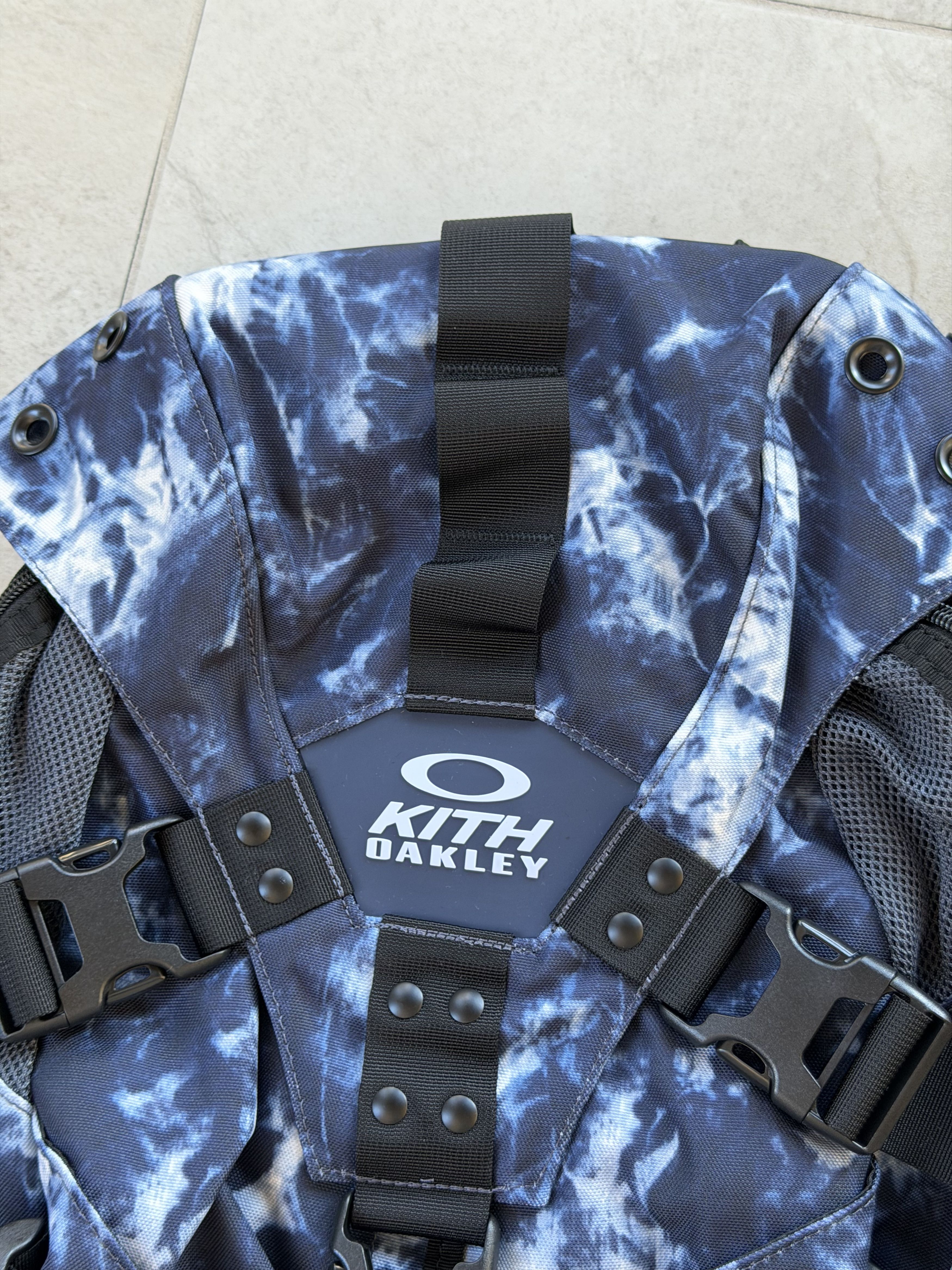 Kith × Oakley Kith Oakley Icon RC Backpack in Mystery Blue Size ONE SIZE - 2 Thumbnail