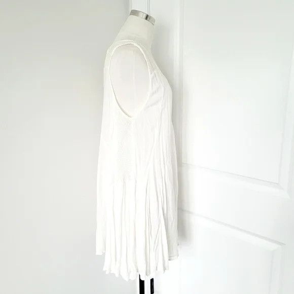 Lovers and Friends Sleeveless Keyhole Gauzy Crochet Trim Trapeze & Swing Dress Size S / US 4 / IT 40 - 5 Thumbnail