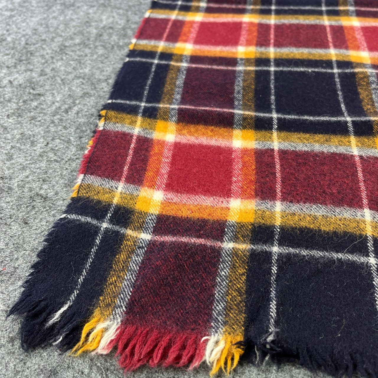 Johnstons Of Elgin × Vintage Johnstons of Elgin Scarf / Muffler / Neckwear T591 Size ONE SIZE - 7 Thumbnail