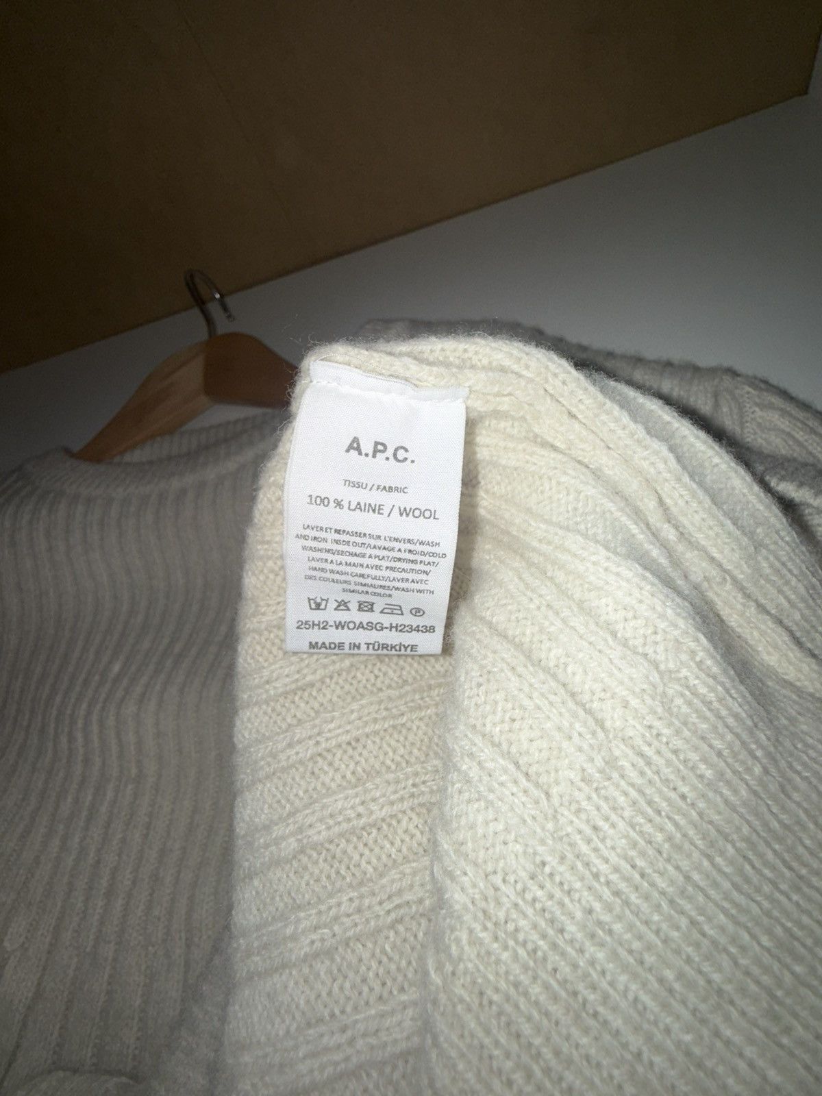 A.P.C. A.P.C Wool Sweater - Cream/Off-white Size US XL / EU 56 / 4 - 6 Thumbnail