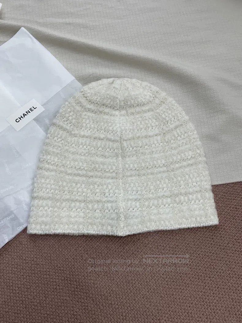 Chanel Chanel 26C new white double C large logo cashmere knitted Size ONE SIZE - 3 Thumbnail