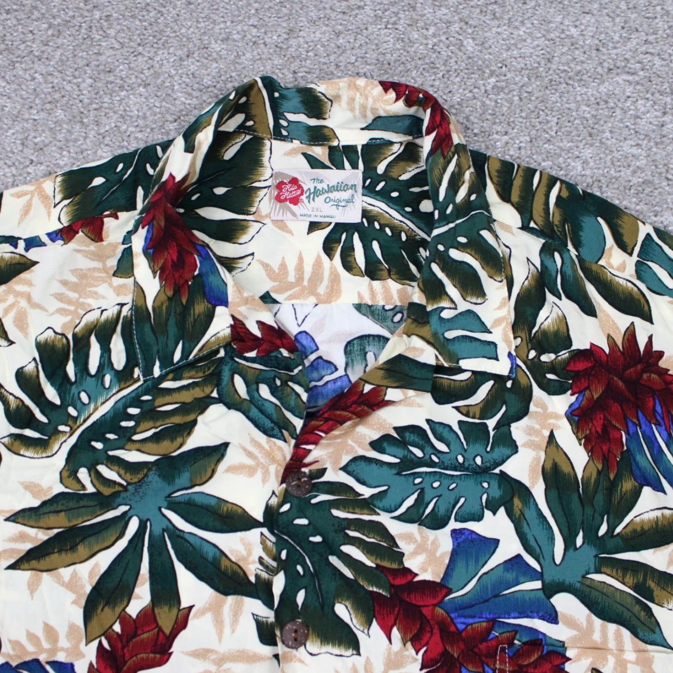 Hilo Hattie Hilo Hattie Shirt Mens 2XL Floral Rayon Button-Up Short Sleeve Green Tan Red Core Casual Hawaiian Size US XXL / EU 58 / 5 - 5 Thumbnail