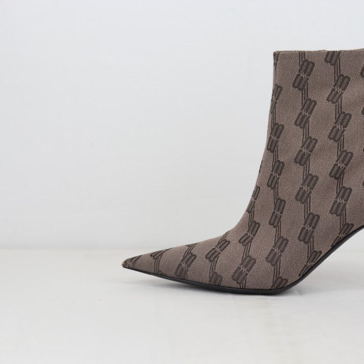 Balenciaga o1rshd1 BB Monogram Jacquard Knife Bootie in Dark Brown Size US 8 / IT 38 - 6 Thumbnail