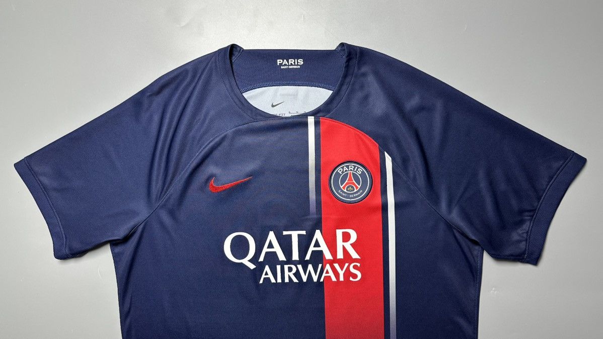 Vintage PSG NIKE 2023/2024 FOOTBALL HOME JERSEY #19 LEE KANG IN Size US XL / EU 56 / 4 - 3 Thumbnail