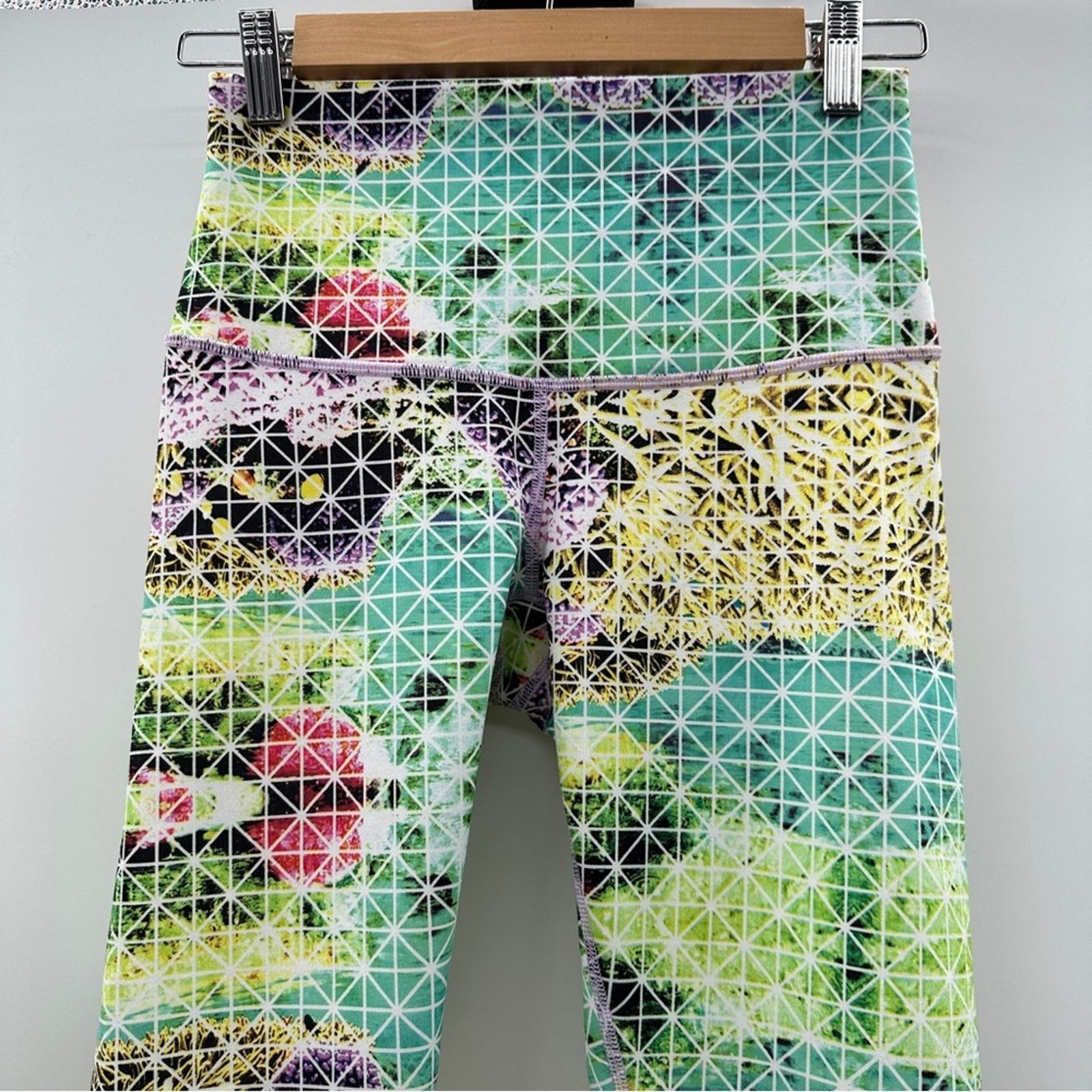 Lululemon Lululemon Rare Wunder Under Crop II *Full-On Luon Roll Down Size 27" / US 4 / IT 40 - 4 Thumbnail