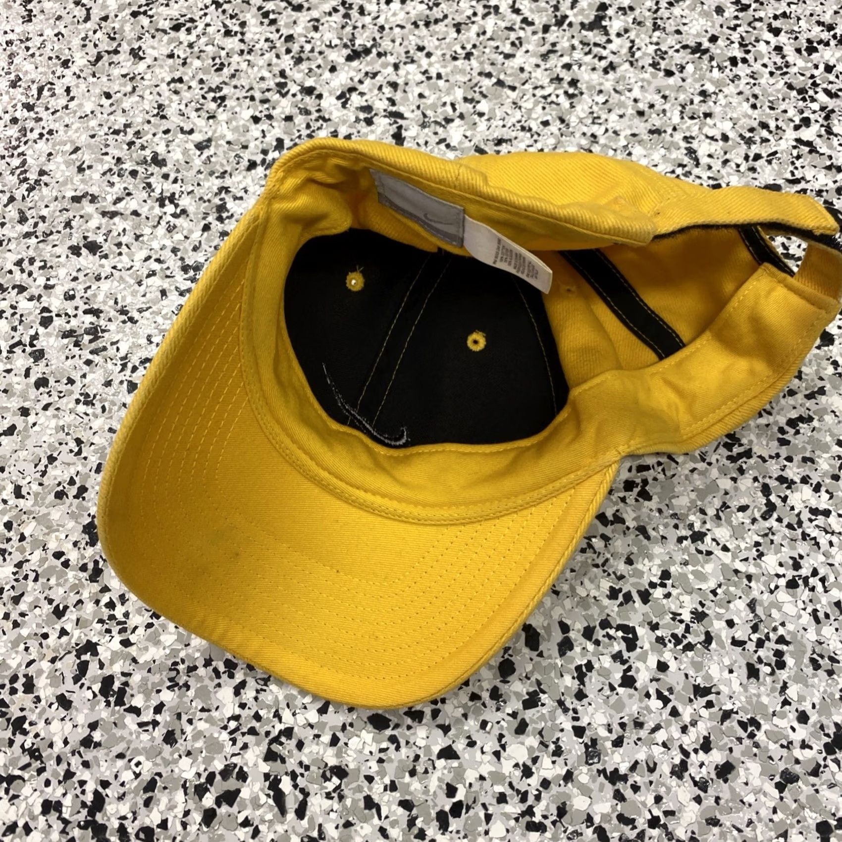Nike VINTAGE Nike Baseball Cap Hat Mens One Size Yellow Adjustable 90s Center Check Swoosh Dad Cap Size ONE SIZE - 3 Thumbnail