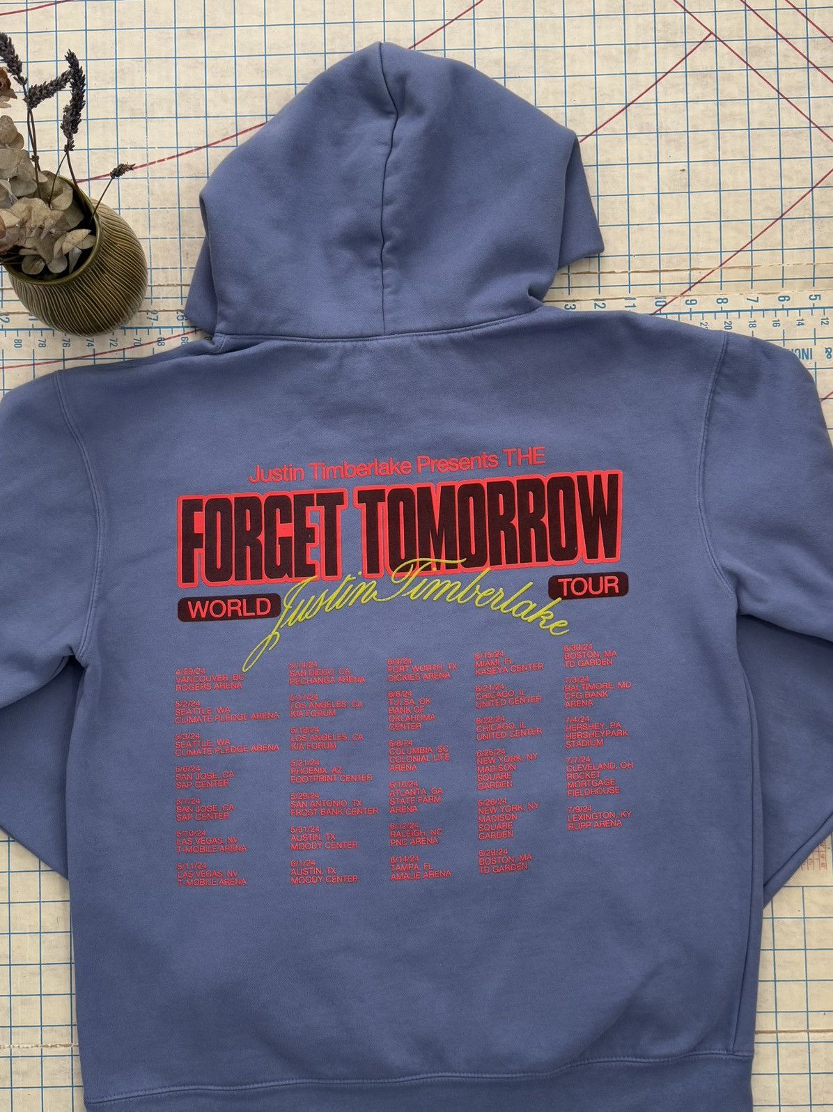 Band Tees Justin Timberlake The Forget Tomorrow World Tour Hoodie Med Size US M / EU 48-50 / 2 - 10 Thumbnail