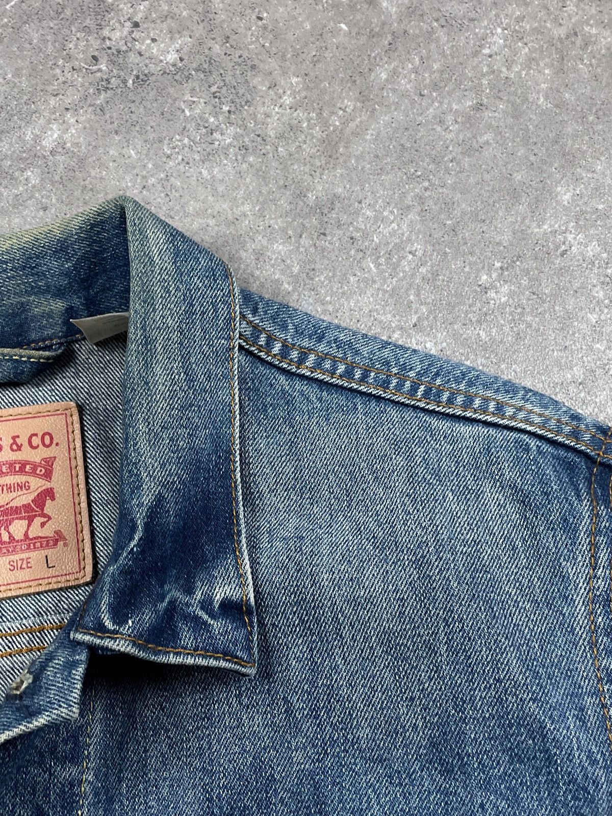 Levi's STEAL! 2000s Levi’s Big D Washed Denim Jacket Size US L / EU 52-54 / 3 - 5 Thumbnail