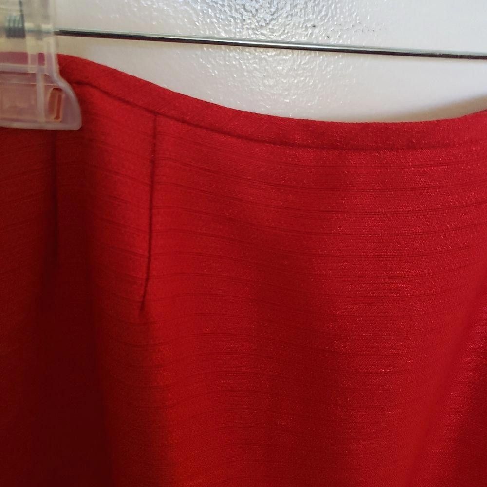 Designer CT1018a Kasper vintage red two piece ladies petite suit Size M / US 6-8 / IT 42-44 - 9 Thumbnail