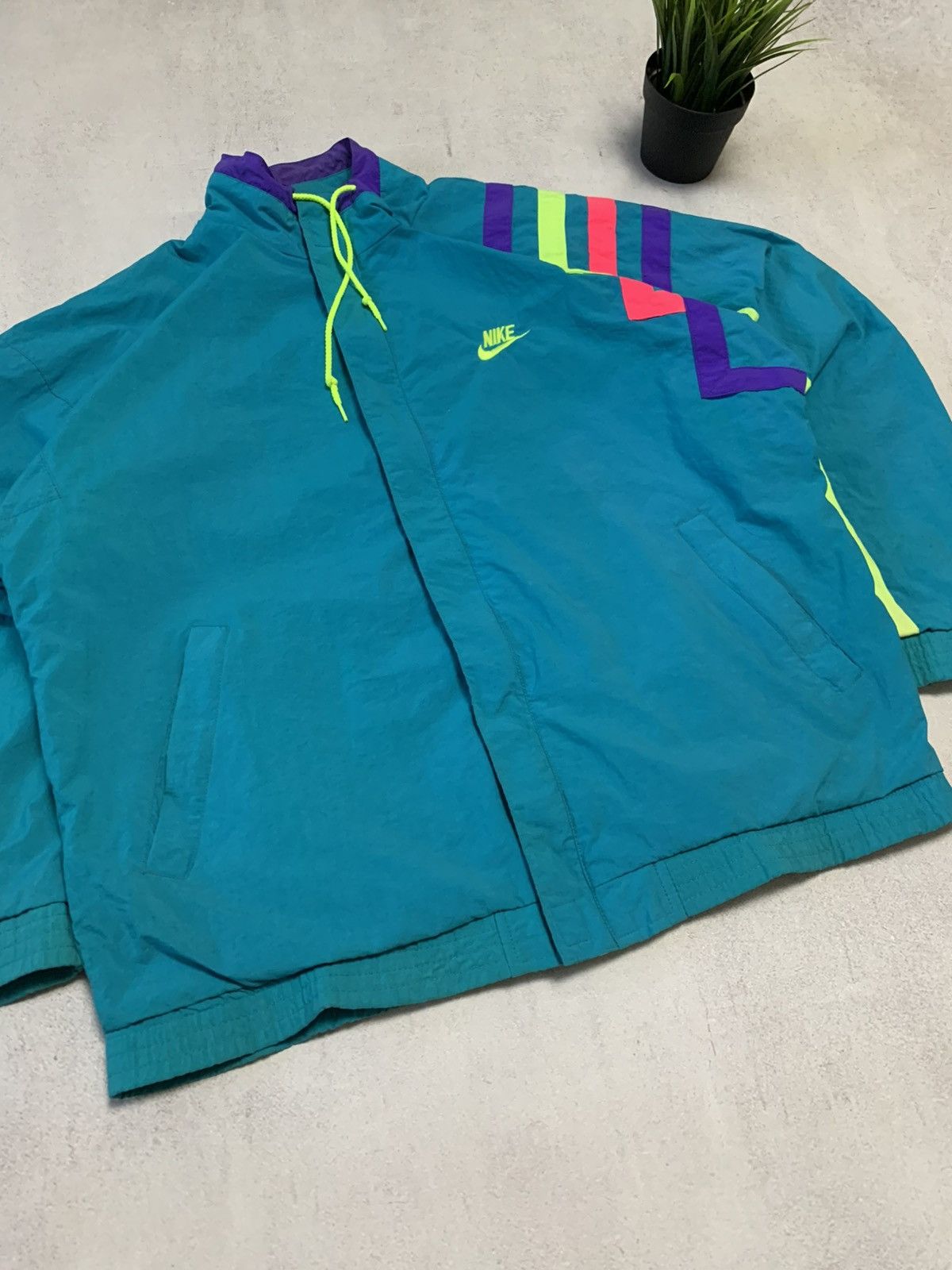 Vintage Vintage Nike Jacket Nylon Windbreaker Baggy Swoosh Y2K 90s Size US M / EU 48-50 / 2 - 2 Thumbnail
