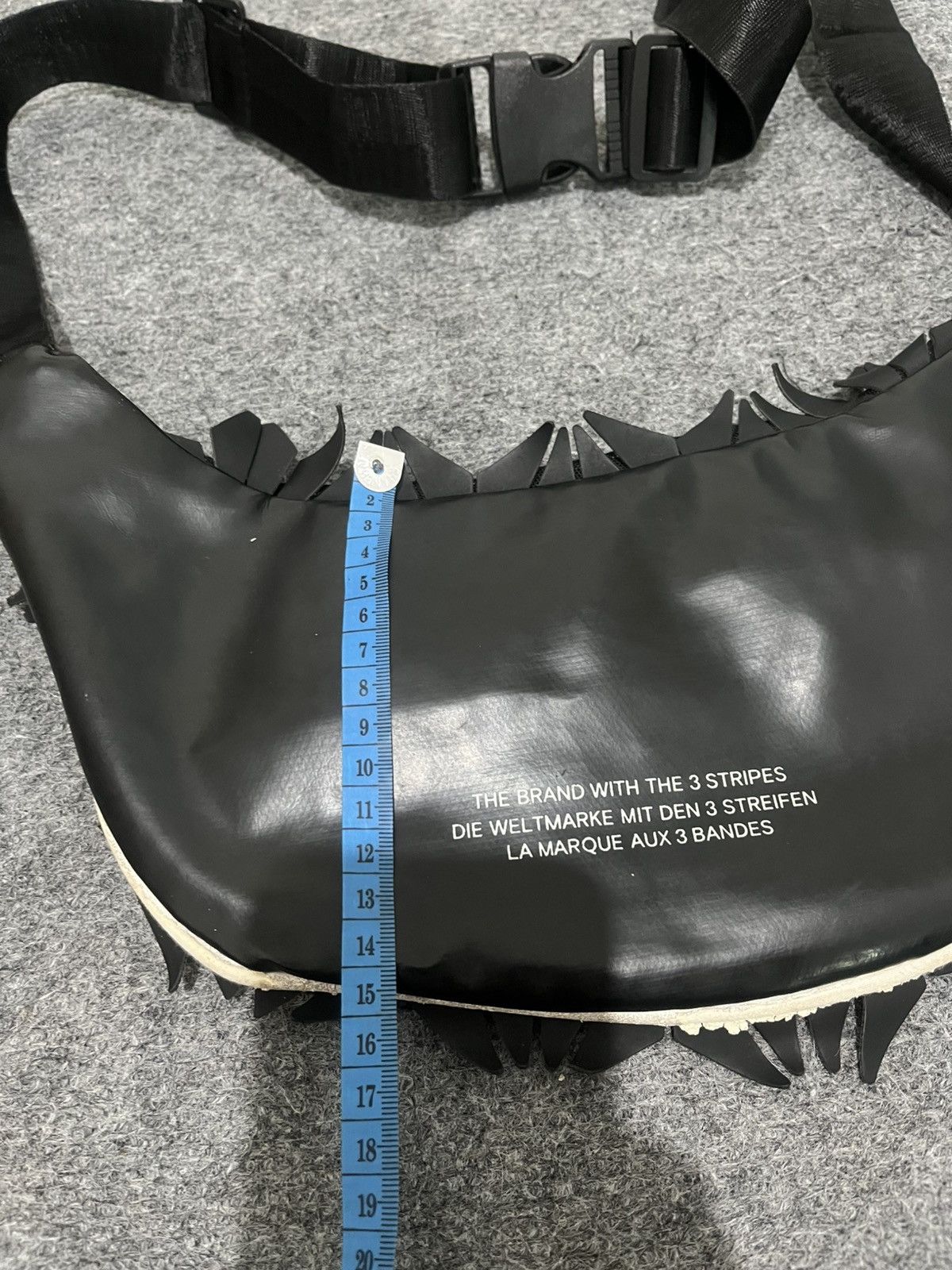 mercibeaucoup Adidas x Mercibeaucoup "Shark" Spiky Waist Bag Eri Utsugi Size ONE SIZE - 6 Thumbnail