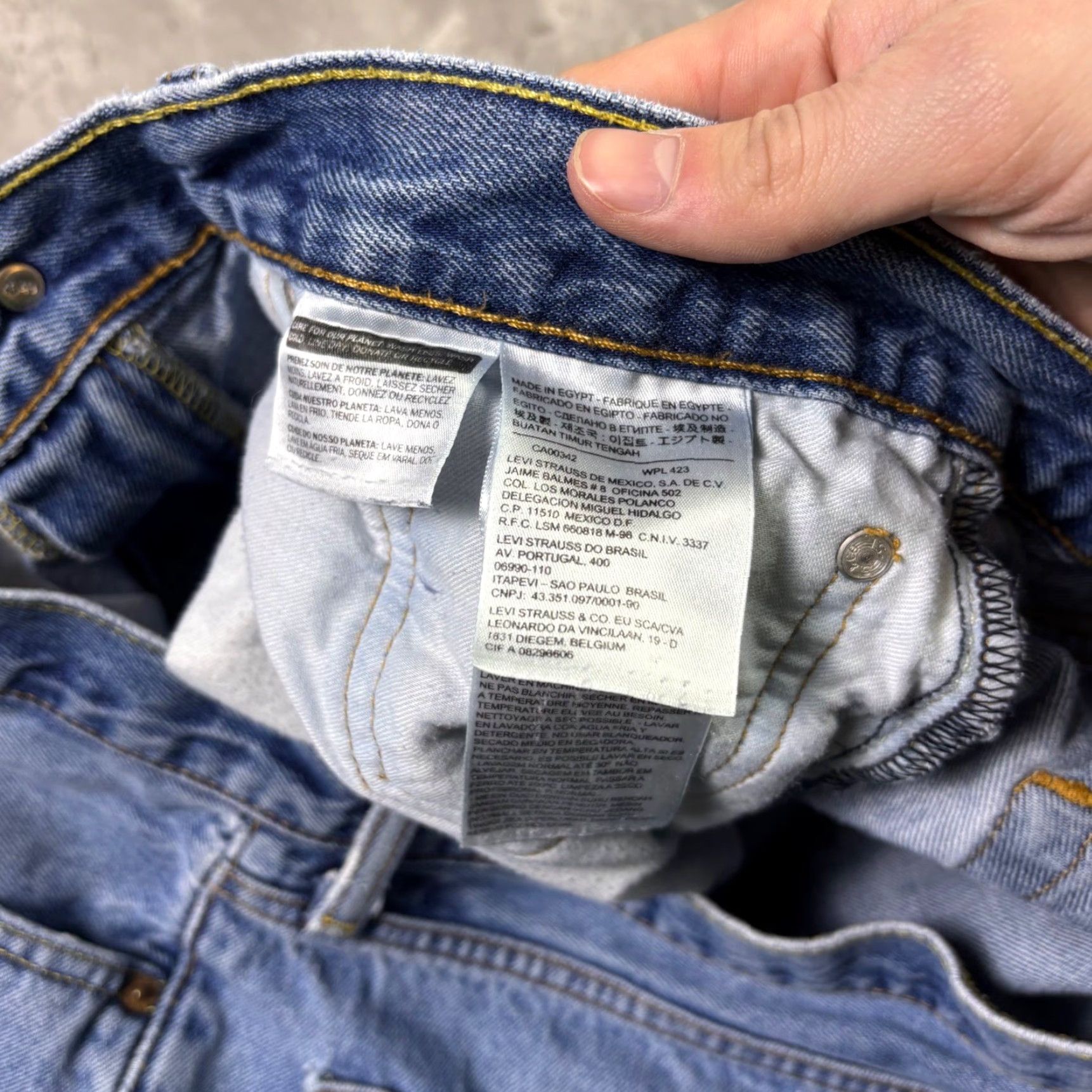 Denime VINTAGE Levi Strauss 505 Jeans Mens 34x28 Light Wash Denim Pants Straight Leg 5-Pocket Signature by Levi Strauss & Co. Mens Size US 34 / EU 50 - 6 Thumbnail